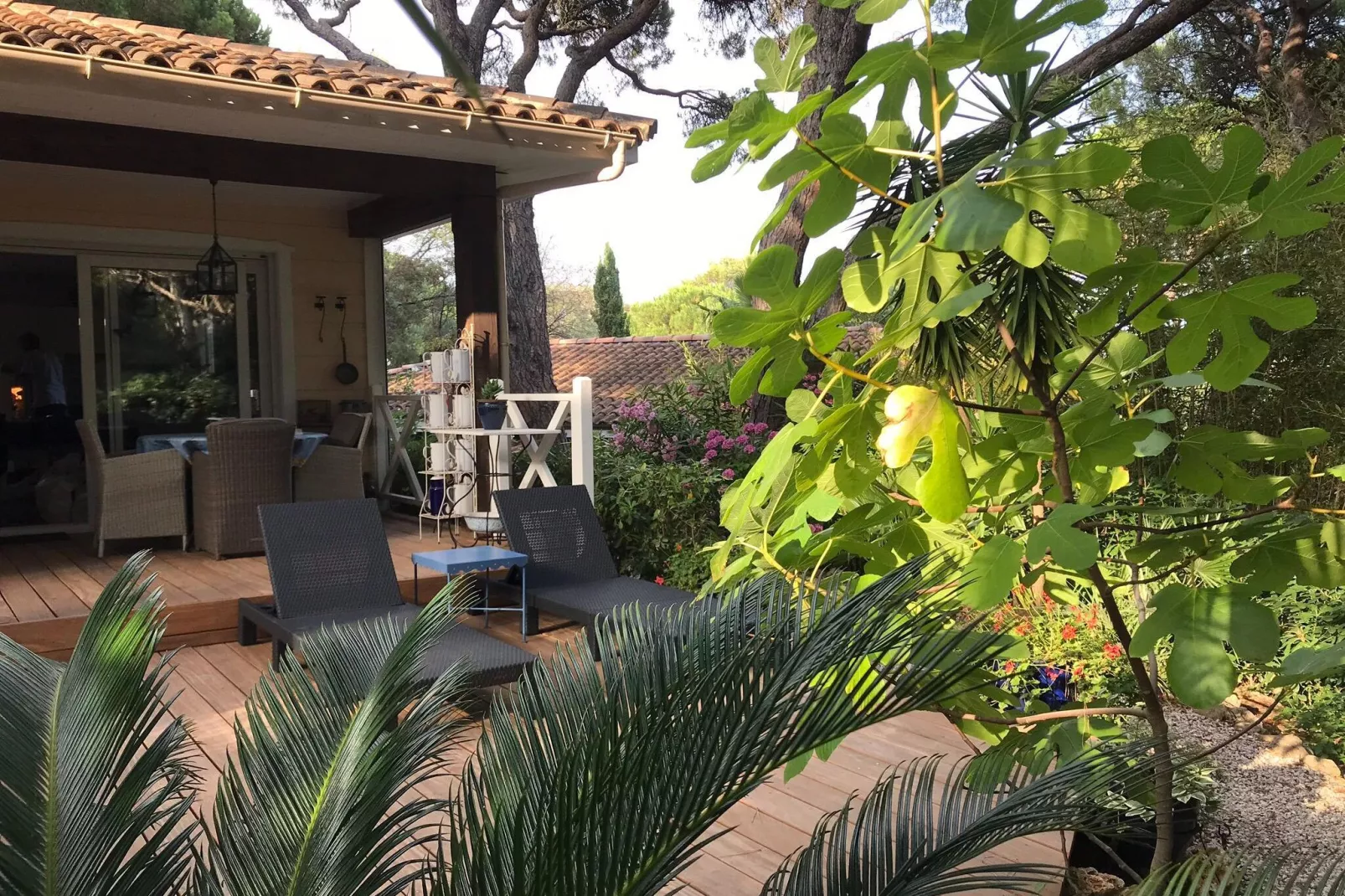 Les Baillis-Exterior summer