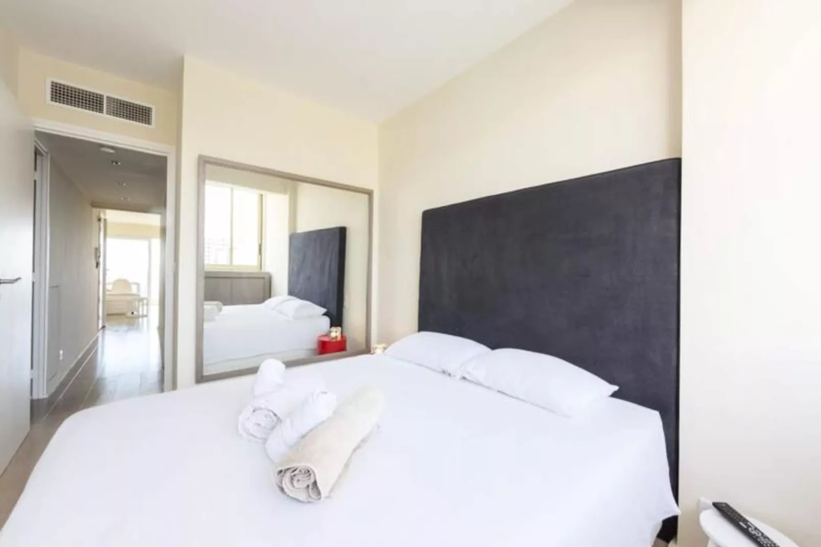 Résidence Appartement &eacute;quip&eacute; 70 M&sup2; Face &agrave; La Mer Dernier &eacute;tage Avec Magnifique Vue Me-Exterior in summer