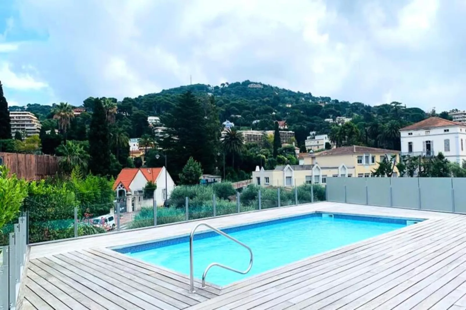 Résidence Bnb Renting Beau  2 Pi&egrave;ces Dans Un Immeuble Neuf Avec Piscine Avec Parking-Piscine