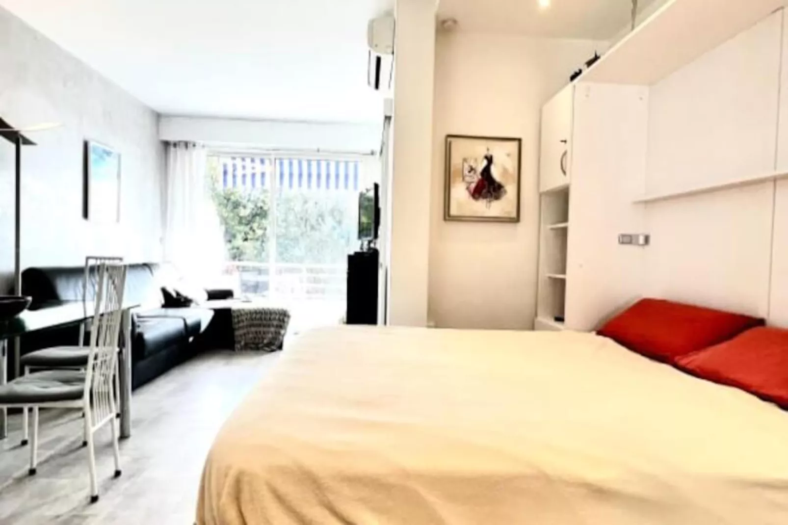 Résidence Studio De 35m² Très Proche De La Croisette-Image-tags.