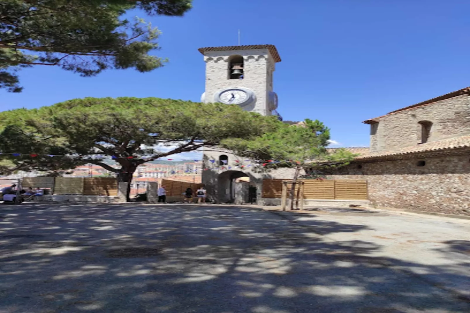 Résidence Charmant Studio Cannes Centre Id&eacute;al Congr&egrave;s Et Vacances ❤live In Gazagnair❤-Exterior in summer