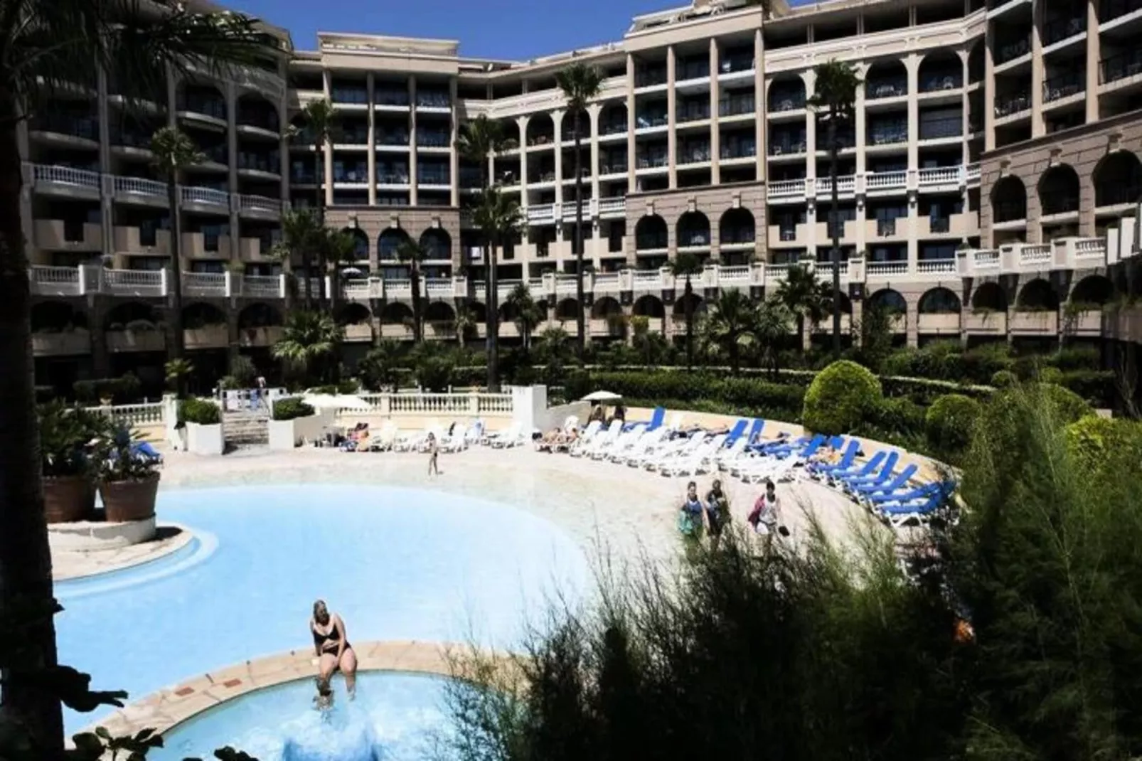 Résidence Cannes Verrerie - maeva Home-Swimming pool