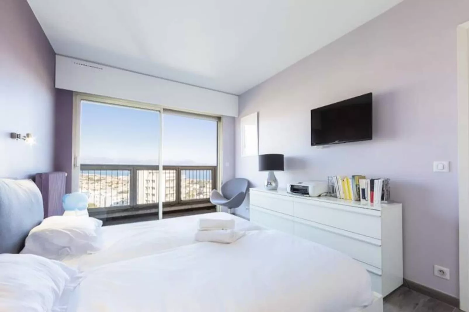 Résidence Bnb Renting 3 Pi&egrave;ces Avec Une Vue &agrave; Couper Le Souffle &agrave; Antibes !-Image-tags.