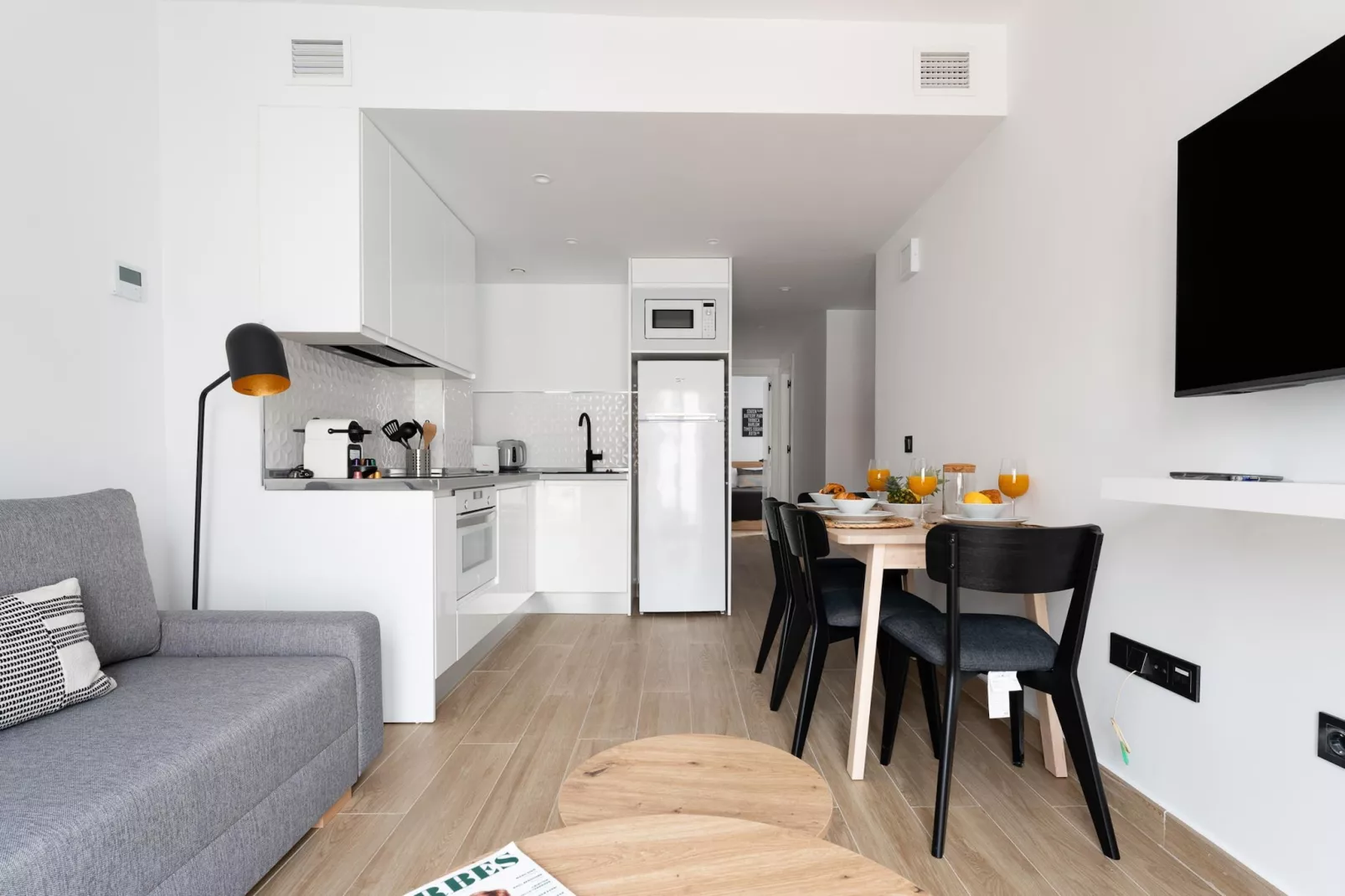 CT 326 - Faro's Fuengirola Prime Location - Boutique Apartment-Living room