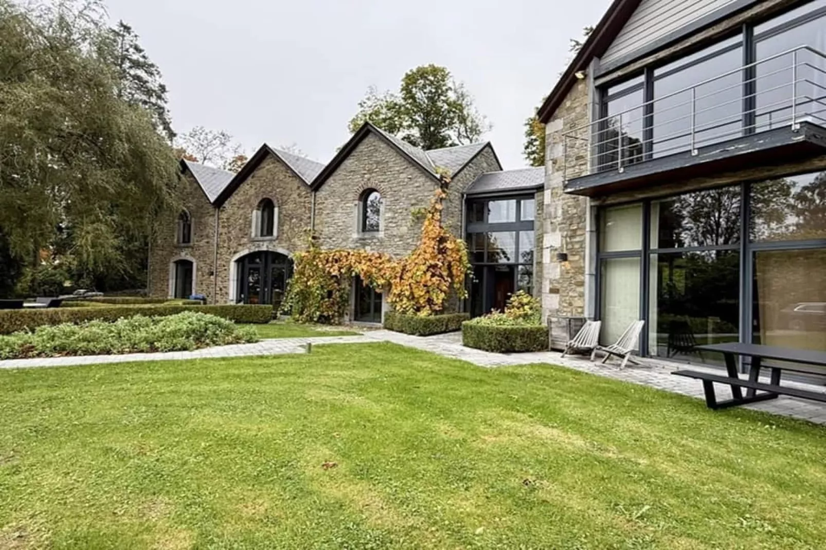 MANOIR-Außenbereich Sommer