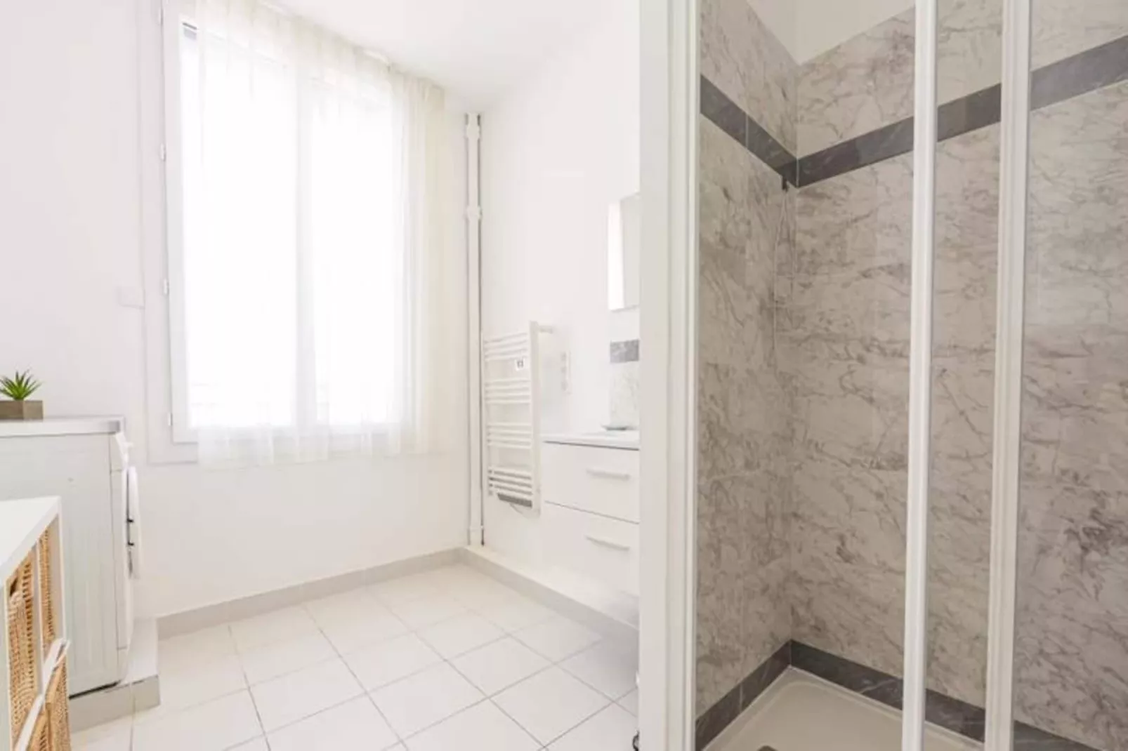 Résidence Appartement Moderne De 90 M2 Dans La Rue D'antibes & Croisette &agrave; 200 Metres-Image-tags.