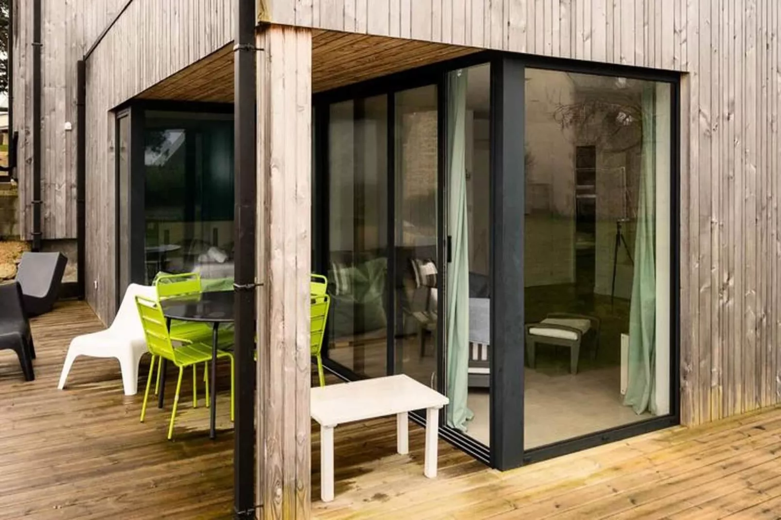 Maison à Penvénan-Exterior in summer