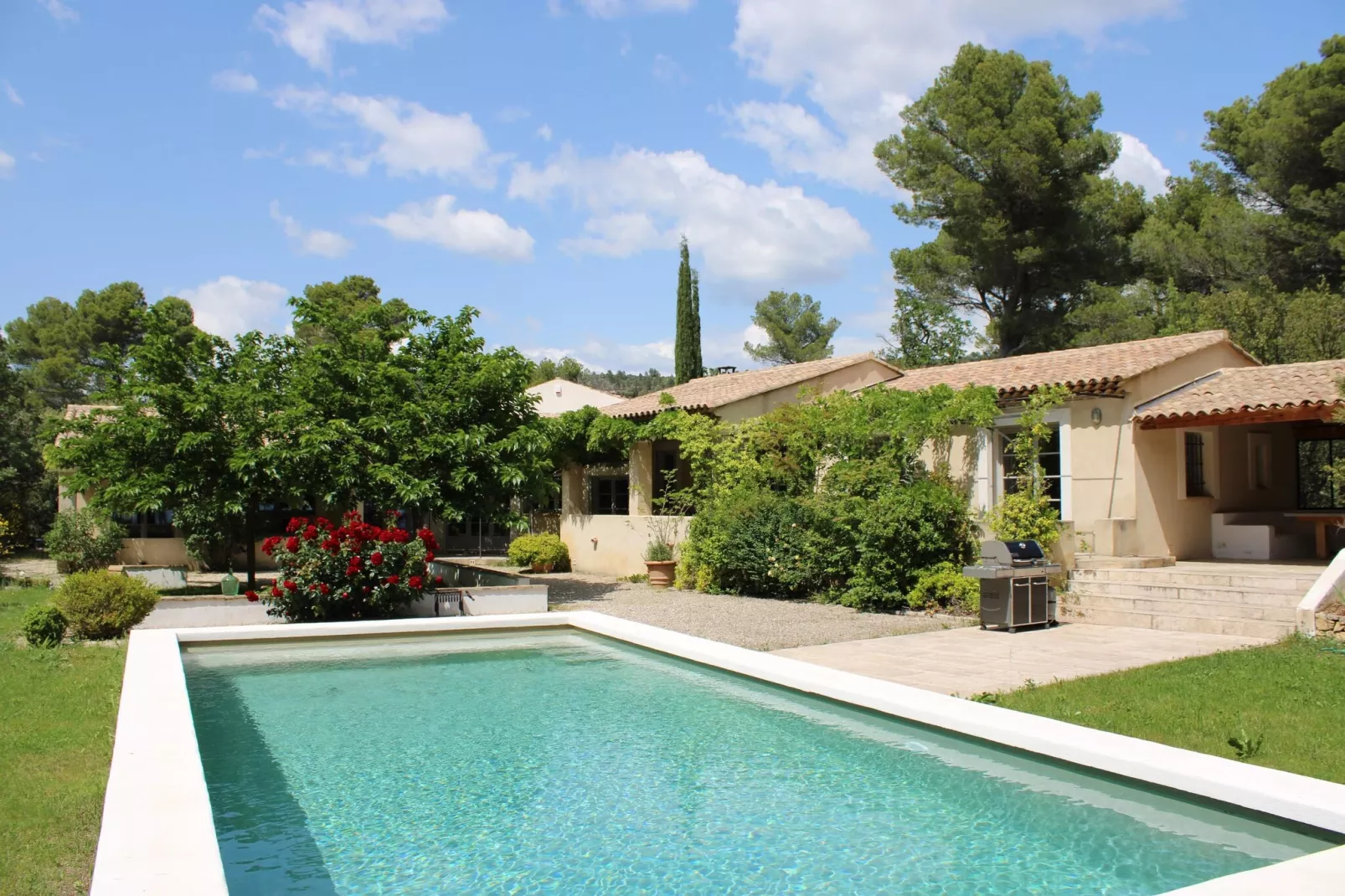 Clos de la colle-Pool