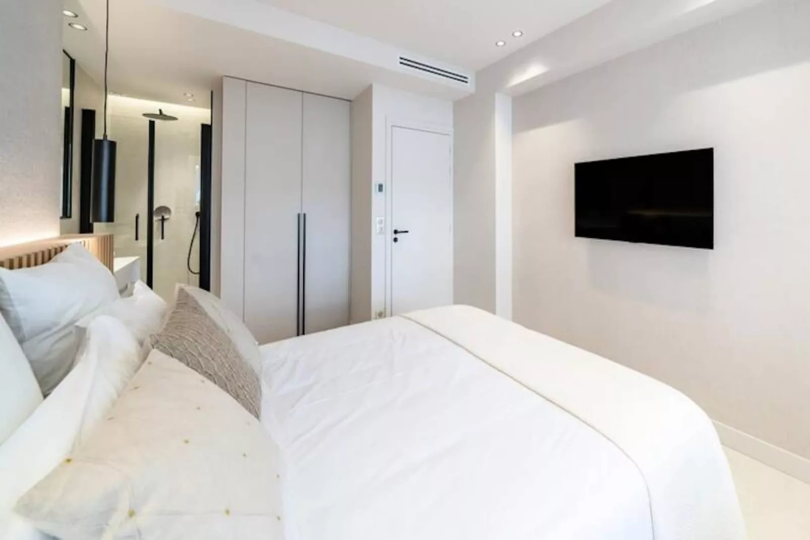 Magnifique 4 Pi&egrave;ces Entir&egrave;rement R&eacute;nov&eacute;-Image-tags.