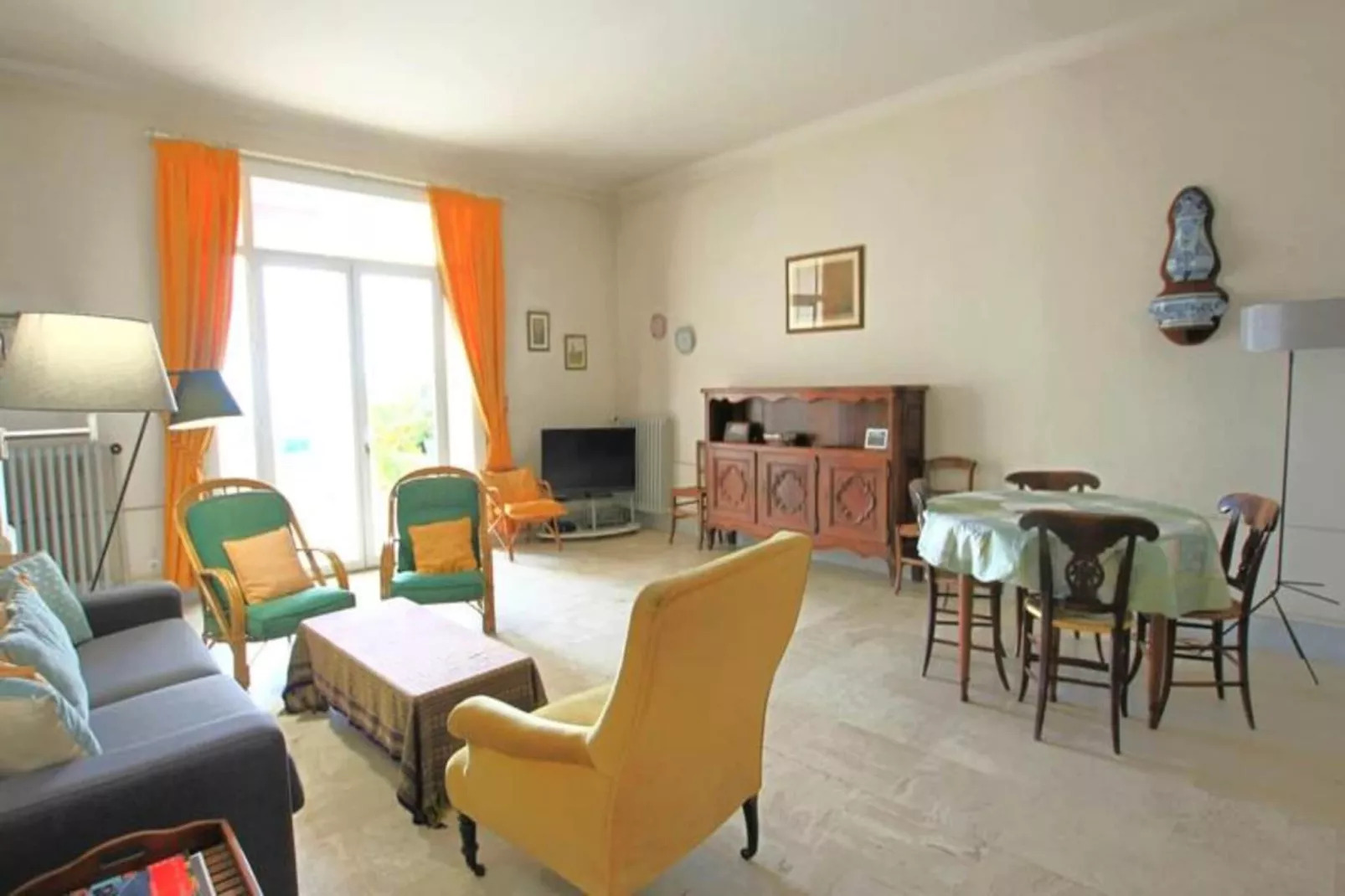 Résidence Appartement 145 M2 Face &agrave; La Mer / Acc&egrave;s Priv&eacute; &agrave; La Mer-Exterior in summer