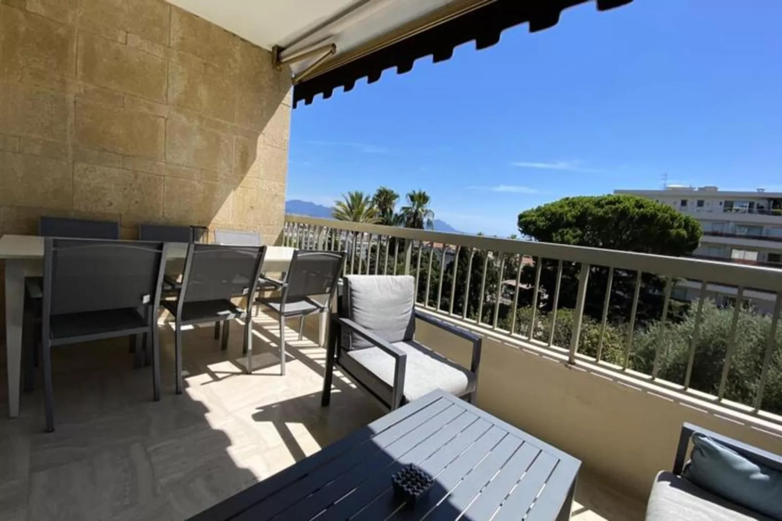 Résidence Appartement D’exception Cannes Centre Vue Mer Piscine ❤live Inparc Bruyere❤-Exterior in summer