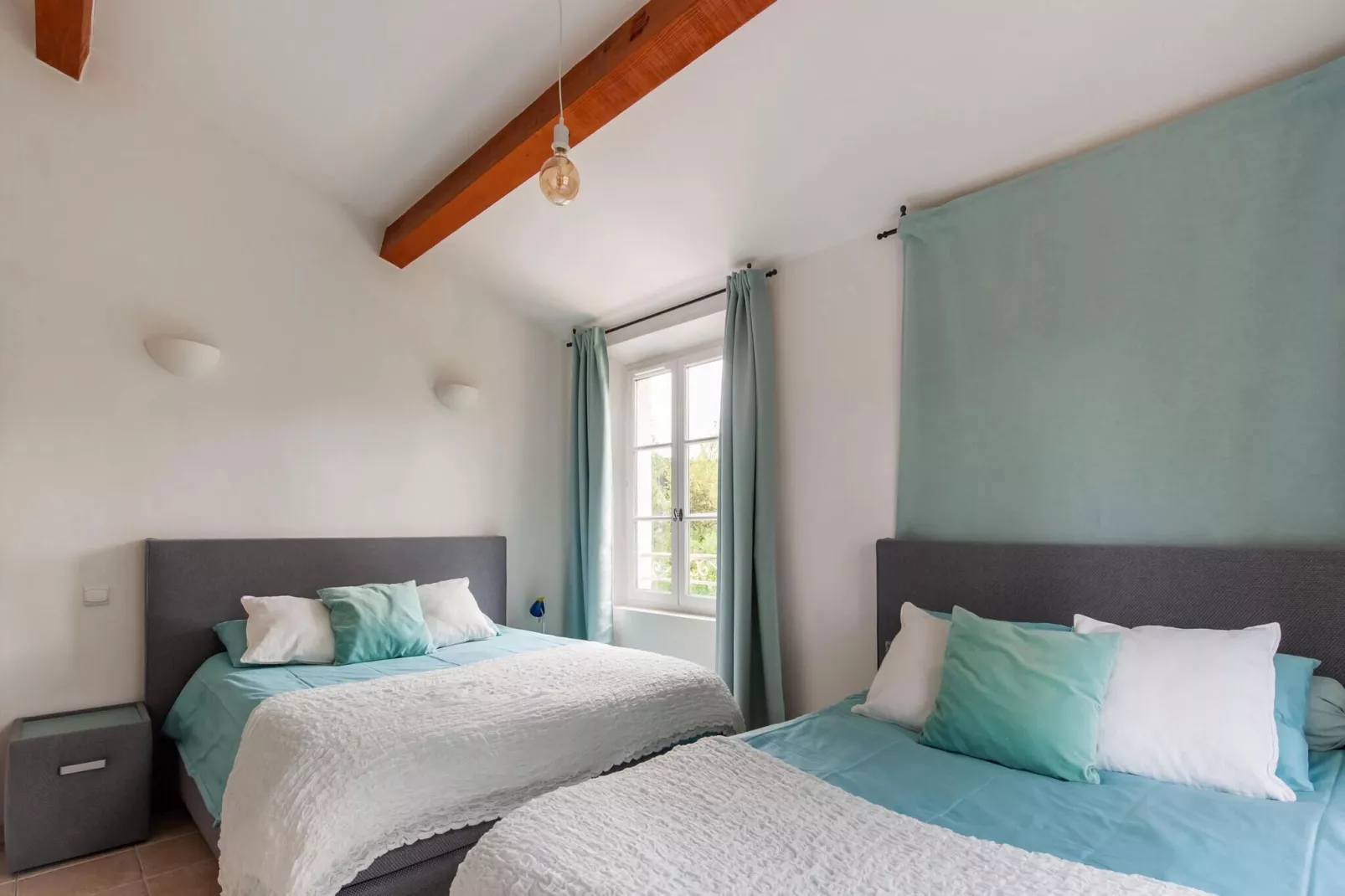 Villa petit Castellane  version 6 pers-Bedroom