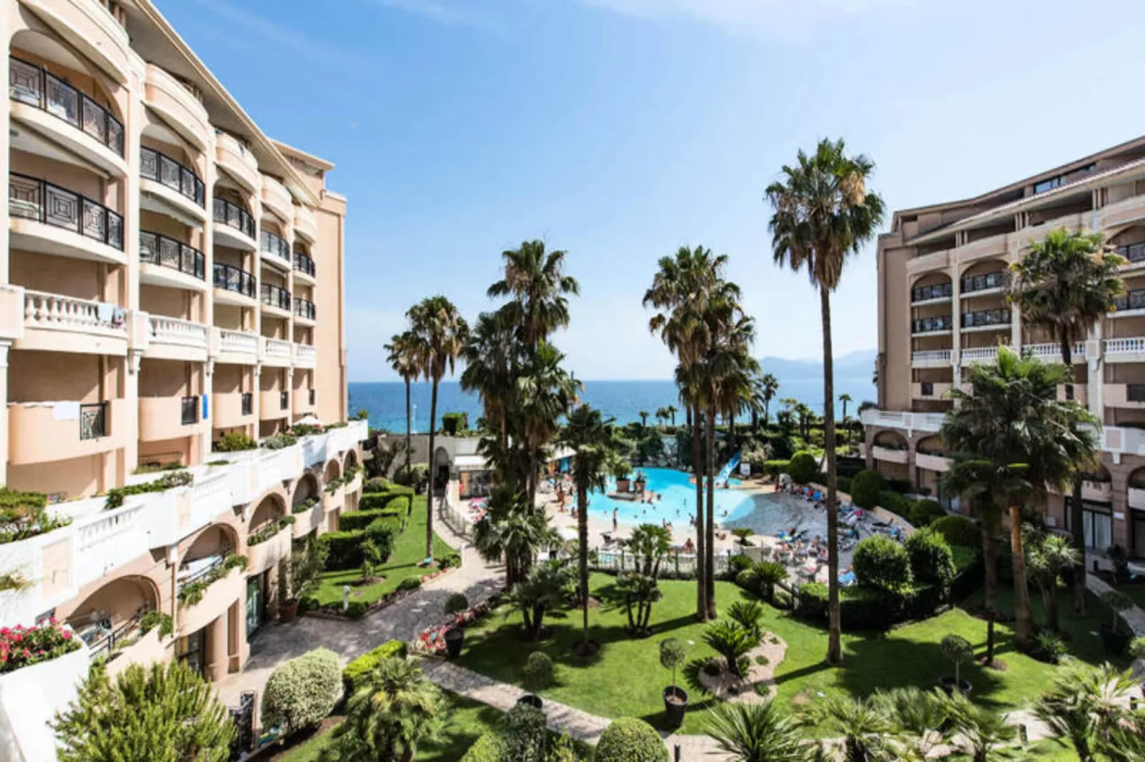 Résidence Cannes Verrerie - maeva Home-View in summer