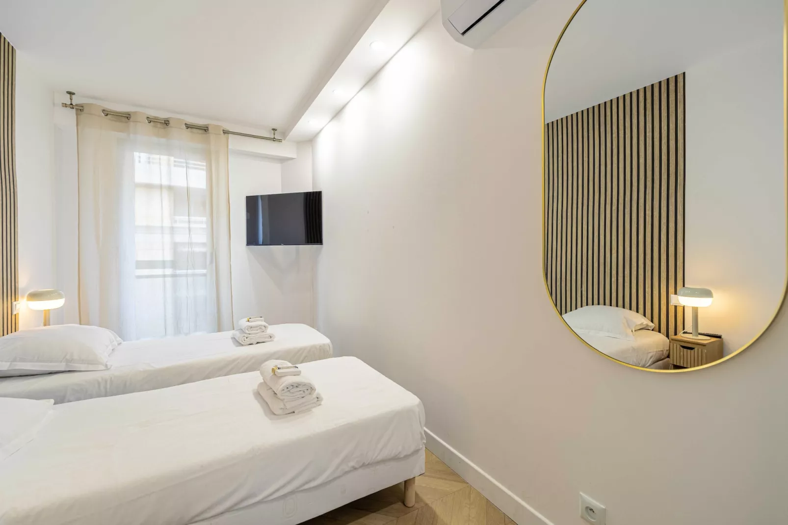 AF-28-HESPERIDE-Untagged