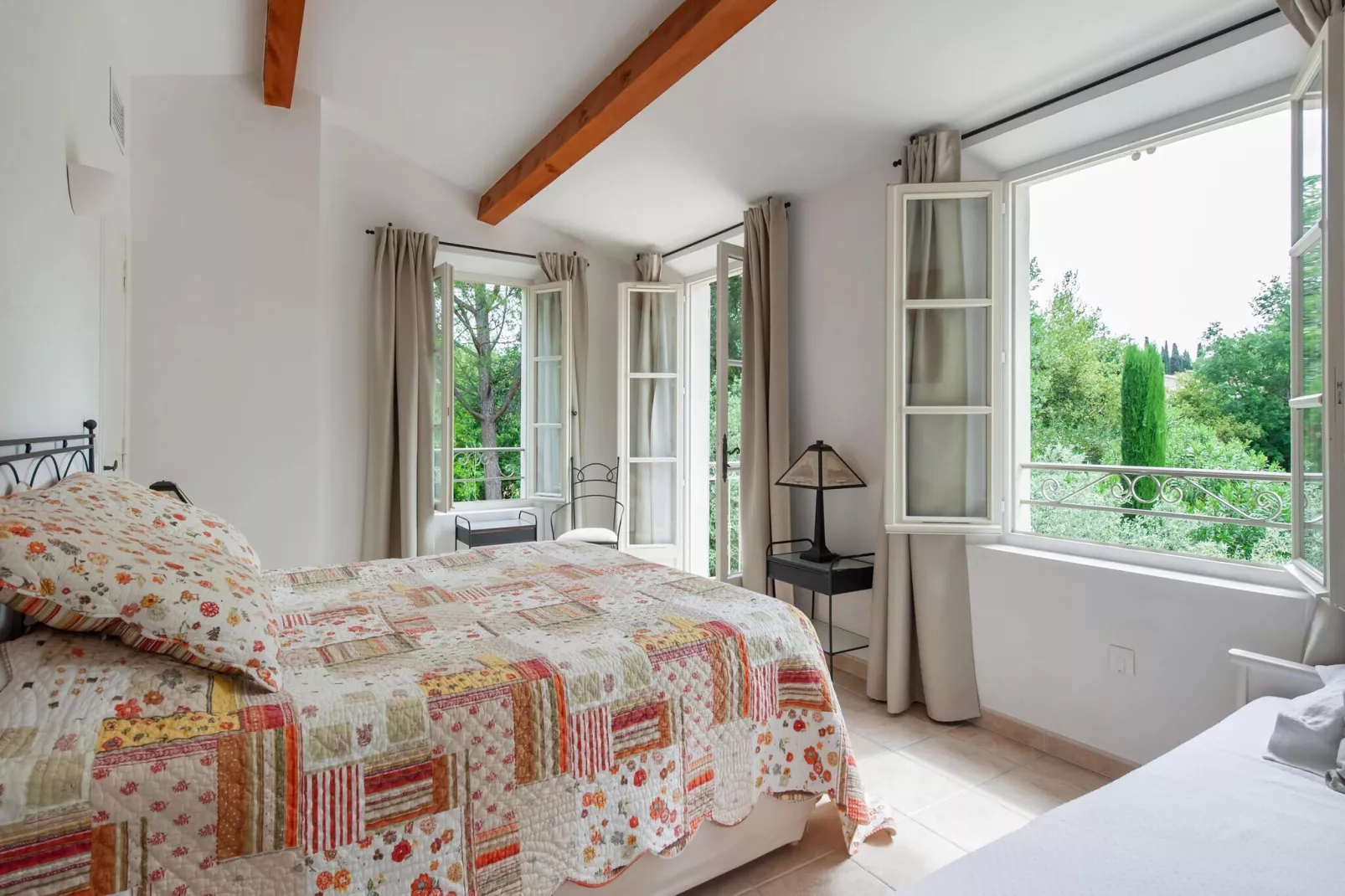 Villa petit Castellane  version 6 pers-Bedroom