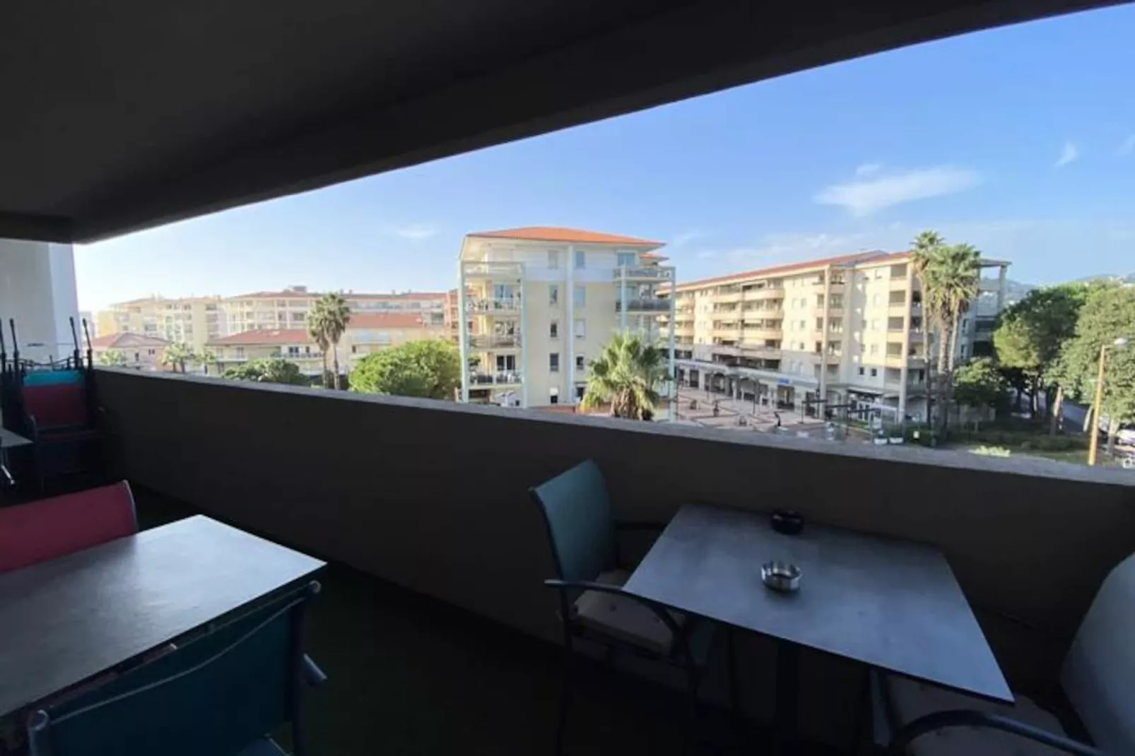 06ch : Beau T3 Avec Terrasse - 300m Parc Exflora-Image-tags.