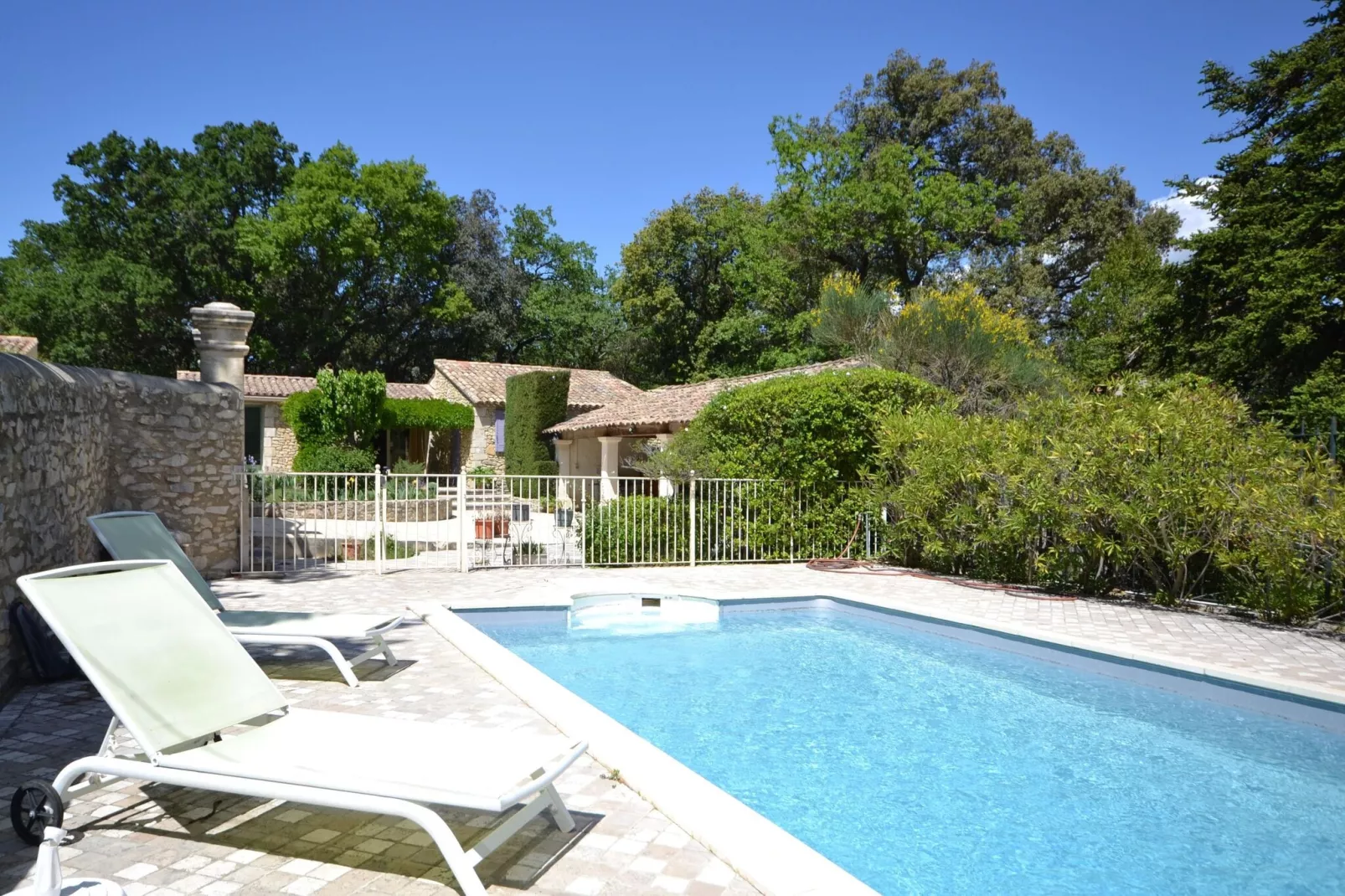 Petite maison-Pool