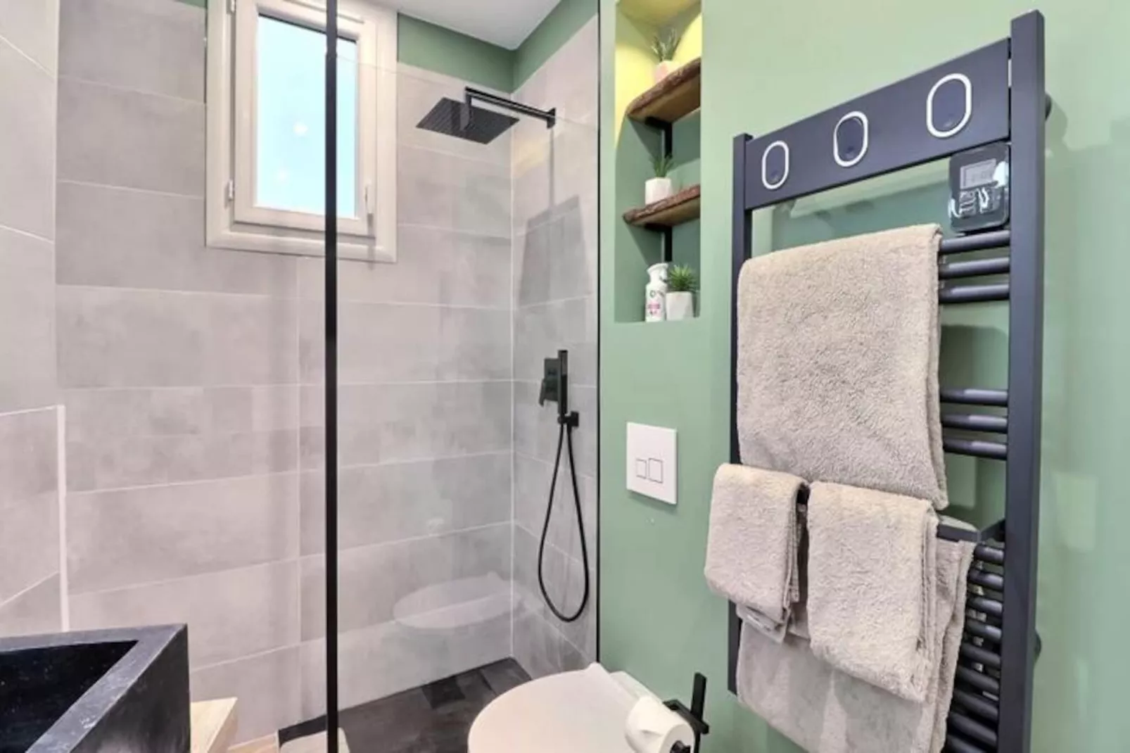 La Parenth&egrave;se Aixoise - 3 &eacute;toiles - Parking-Image-tags.