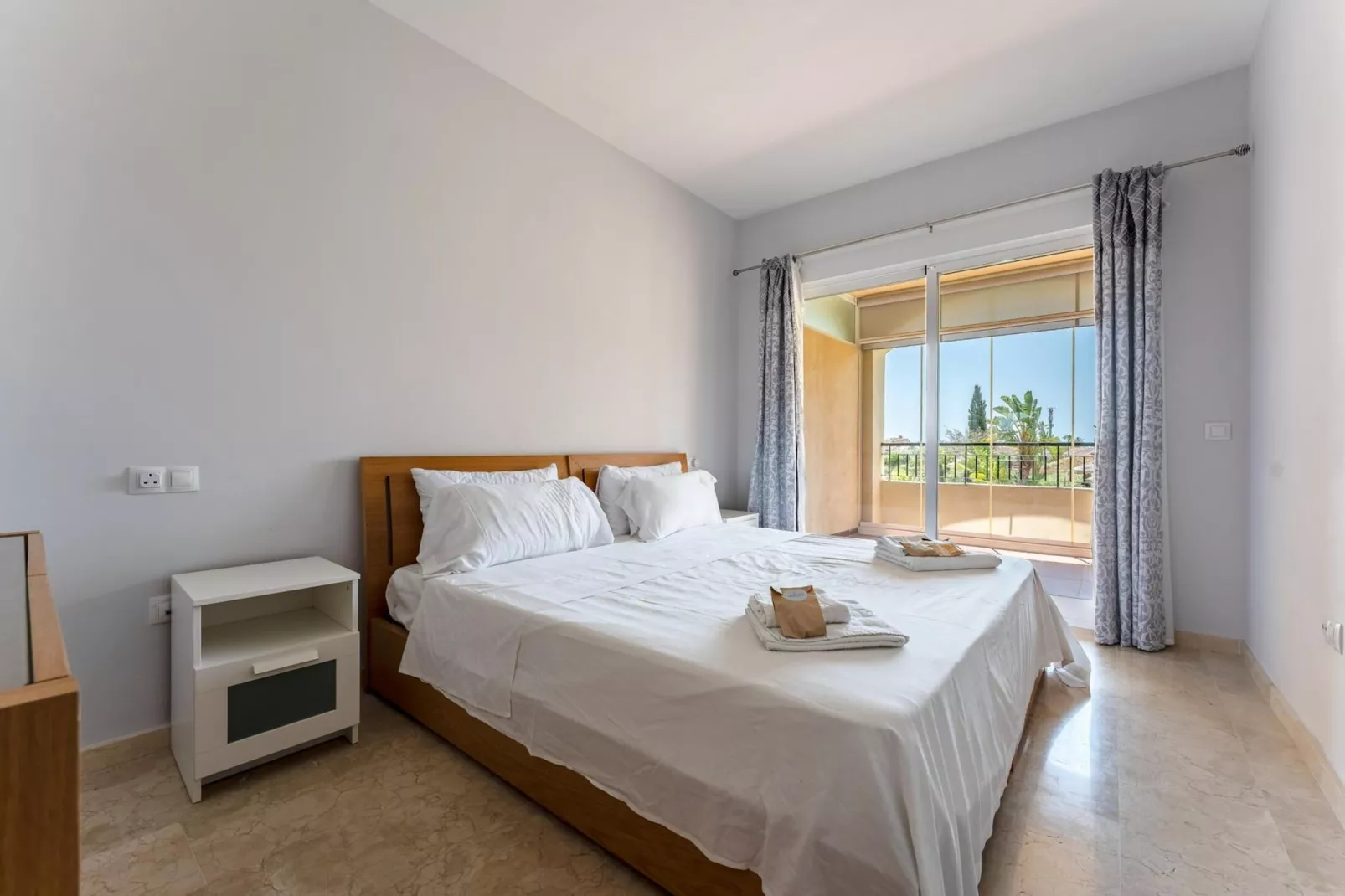 CT 317 - Faro's Playa Marina Apartment-Schlafzimmer