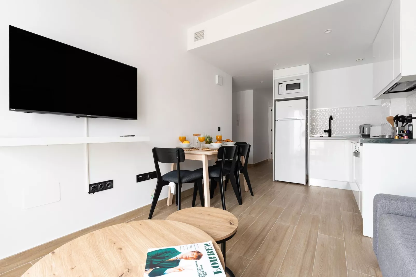 CT 326 - Faro's Fuengirola Prime Location - Boutique Apartment-Living room