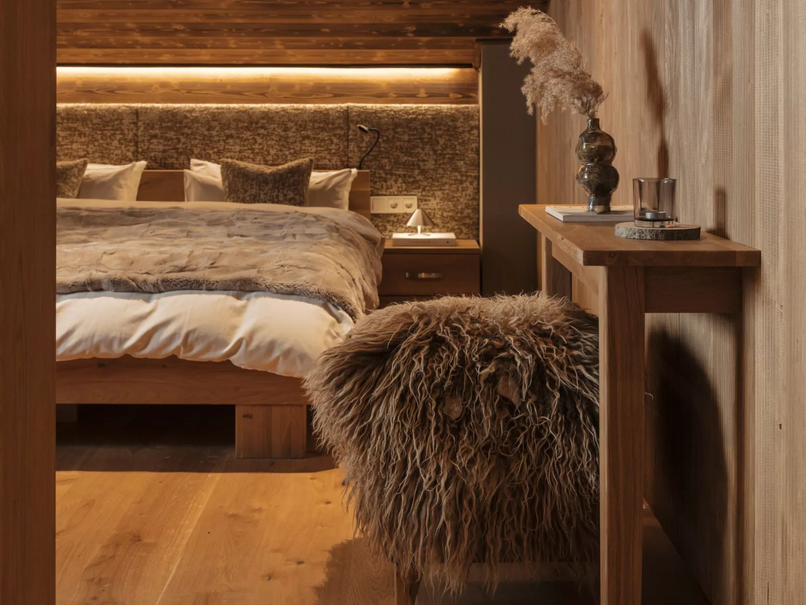 Royal Mountain Lodge-Inside