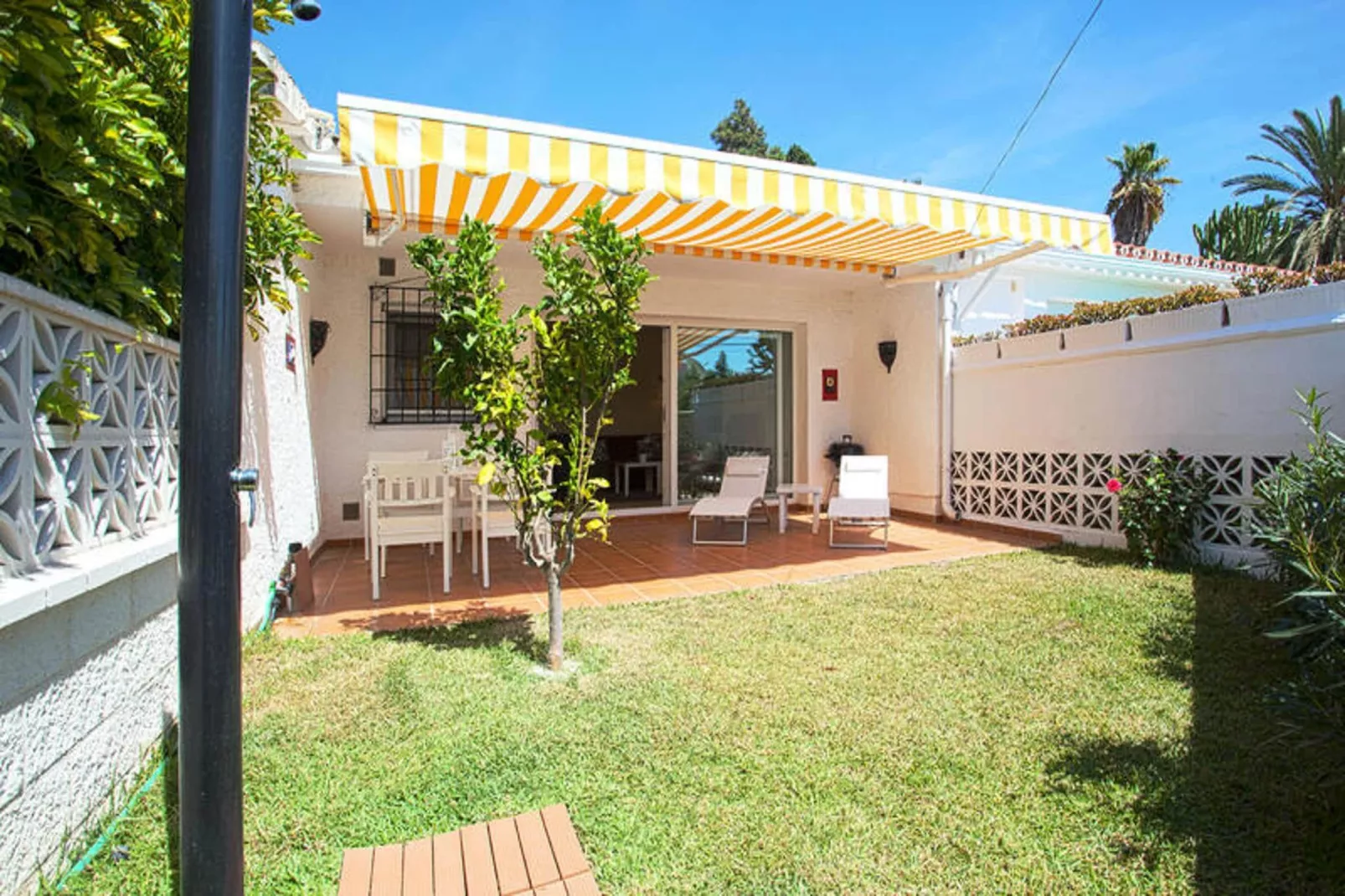 Maison à Marbella-Garten Sommer