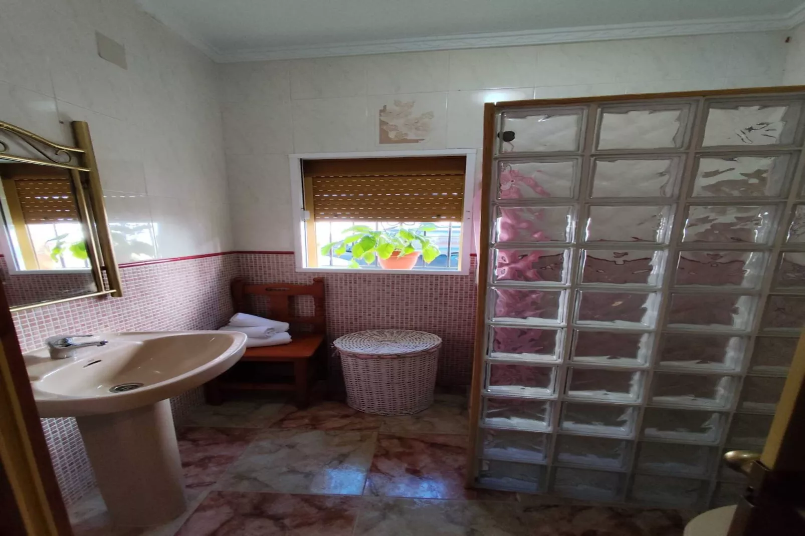 MamaTuli+34635401120-Bathroom