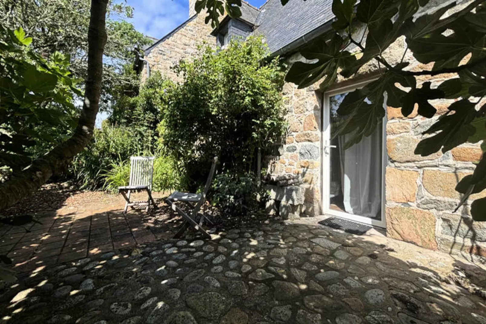 Maison à Plougrescant-Image-tags.