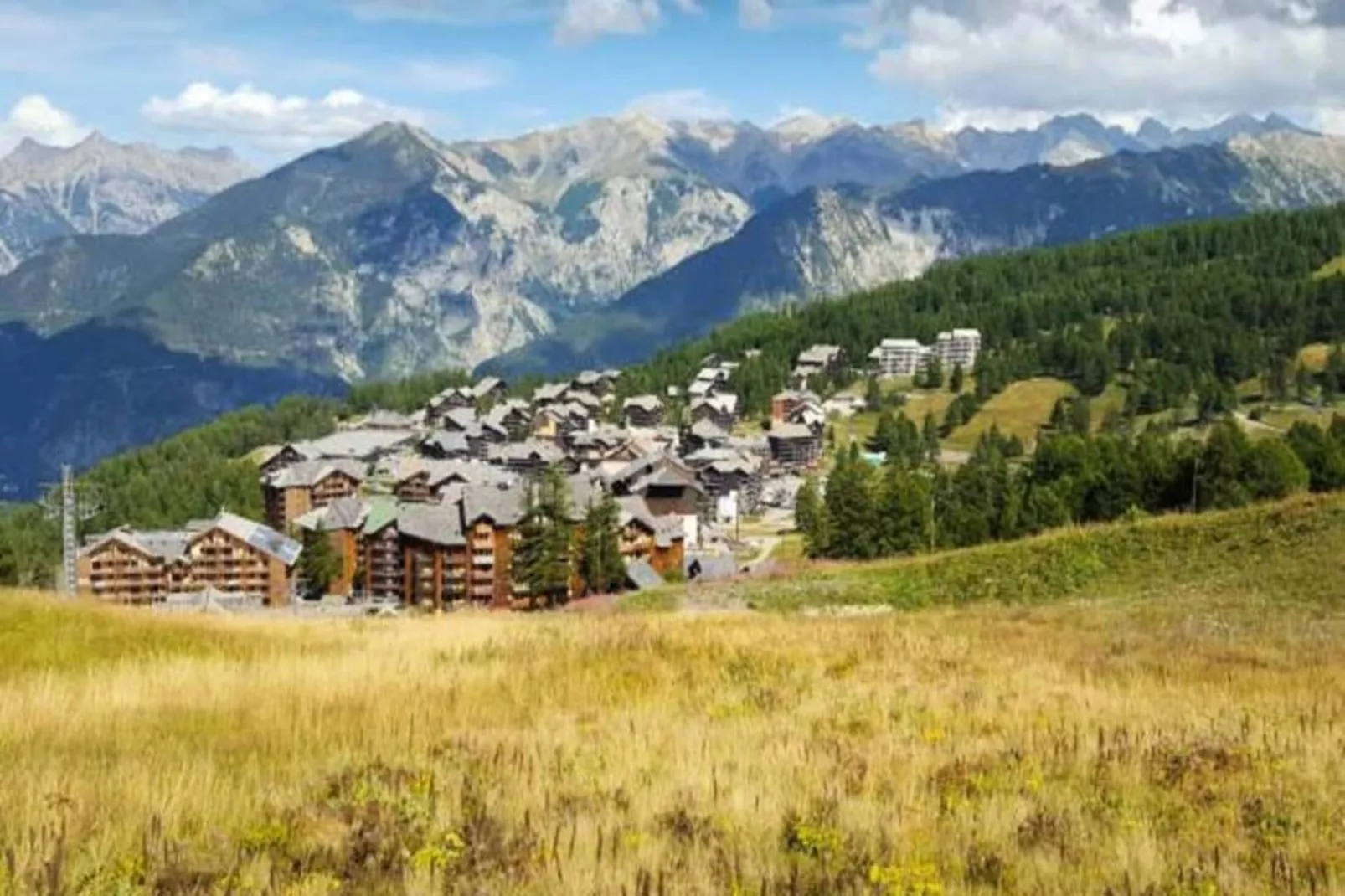 Résidence Colchiques - View in summer