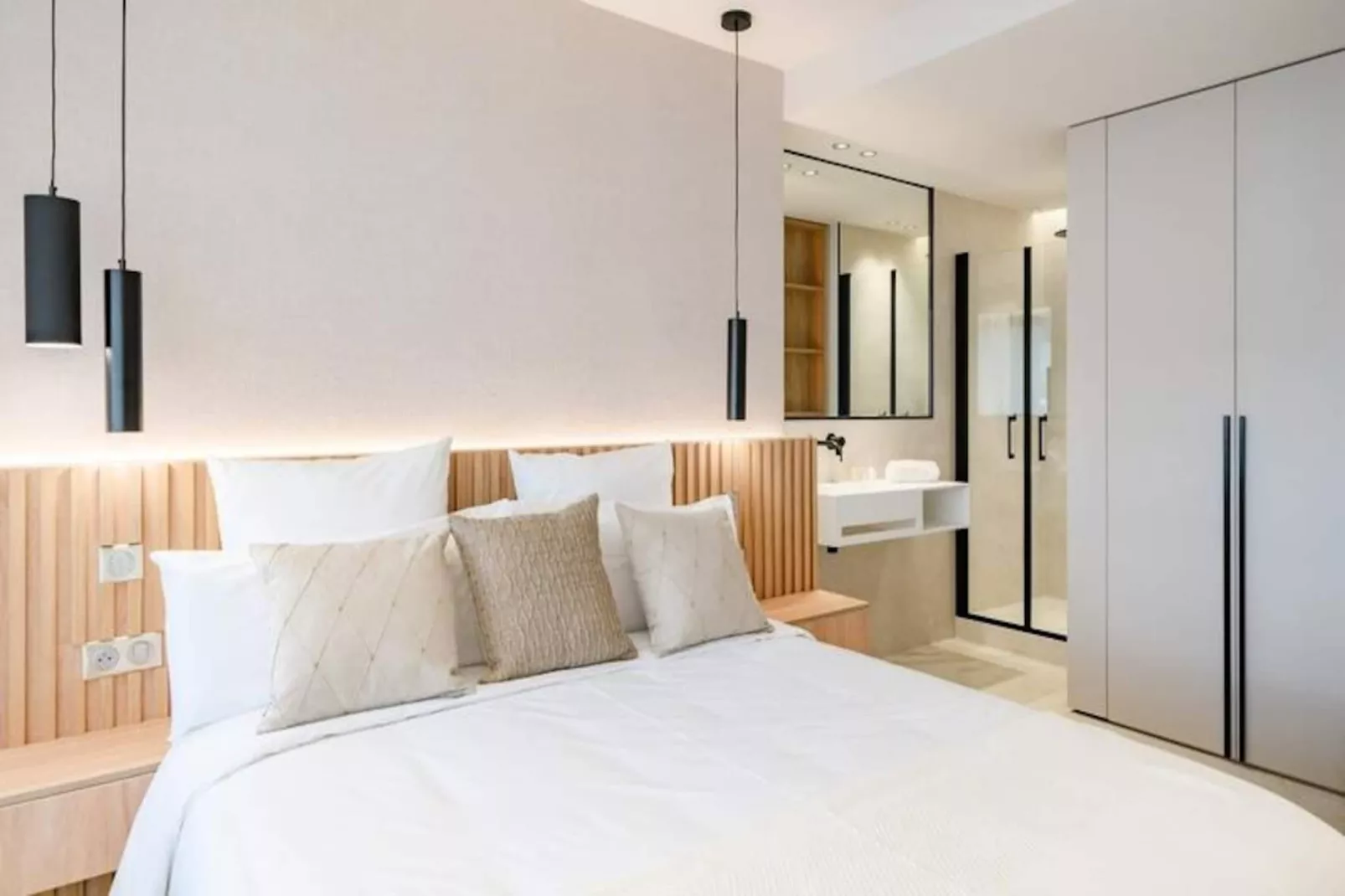 Magnifique 4 Pi&egrave;ces Entir&egrave;rement R&eacute;nov&eacute;-Image-tags.