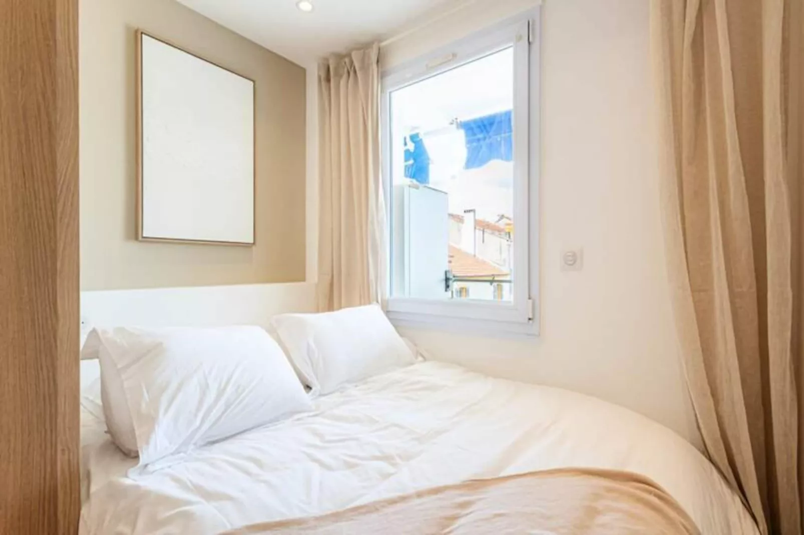 Sublime Fully Renovated 2 Bedroom Apartment In Center Of Cannes-Image-tags.