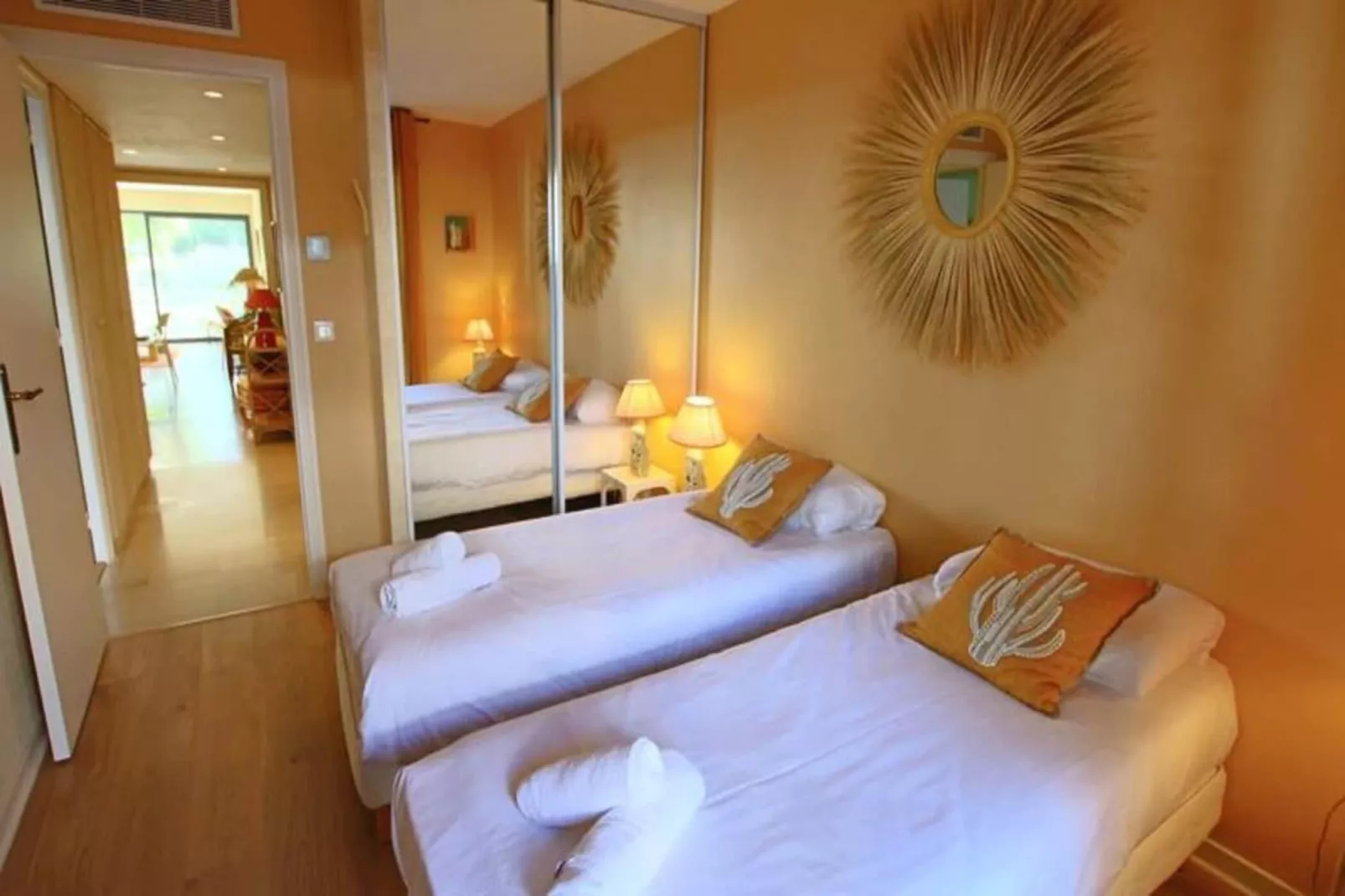 Résidence Appartement Rénové Avec 2 Chambres & Salle De Bain à La Décoration Raffinée-Salle de loisirs