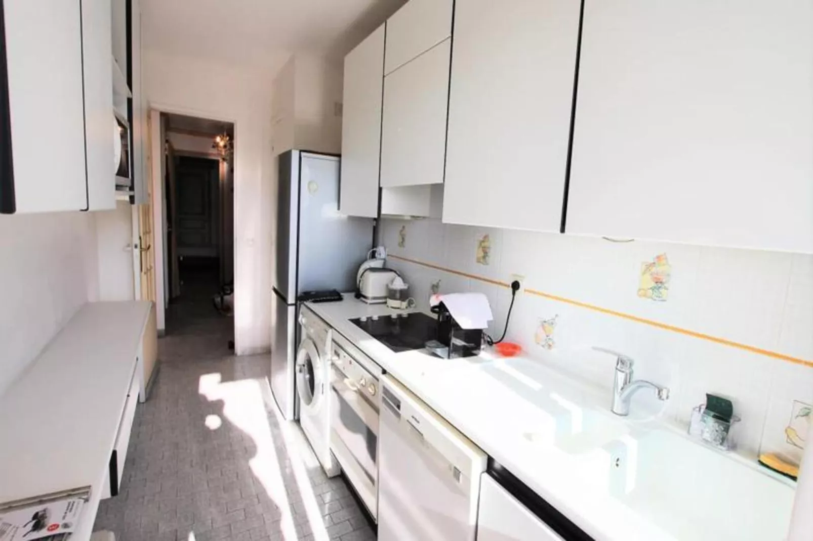 Résidence Appartement Climatis&eacute; 5 Voyageurs De 80 M2, Centre Ville Et Croisette-Kitchen