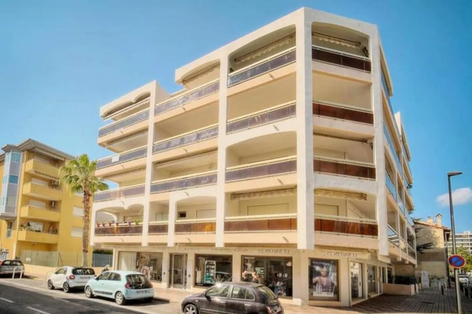 Résidence Le Verdi-Exterior in summer