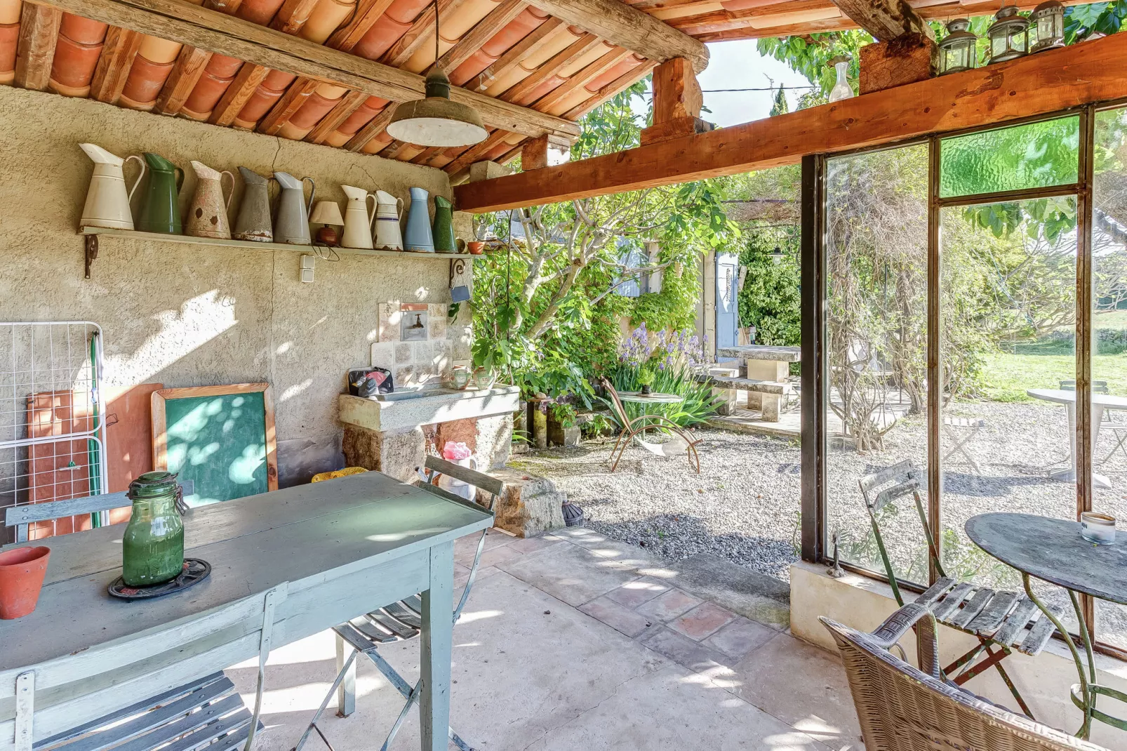 Le Mûrier-Terrace balcony
