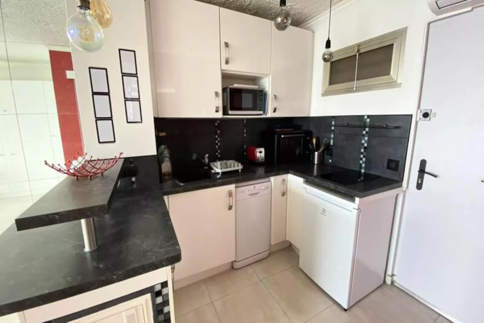 06bh - Beau Studio Face &agrave; La Mer-Image-tags.