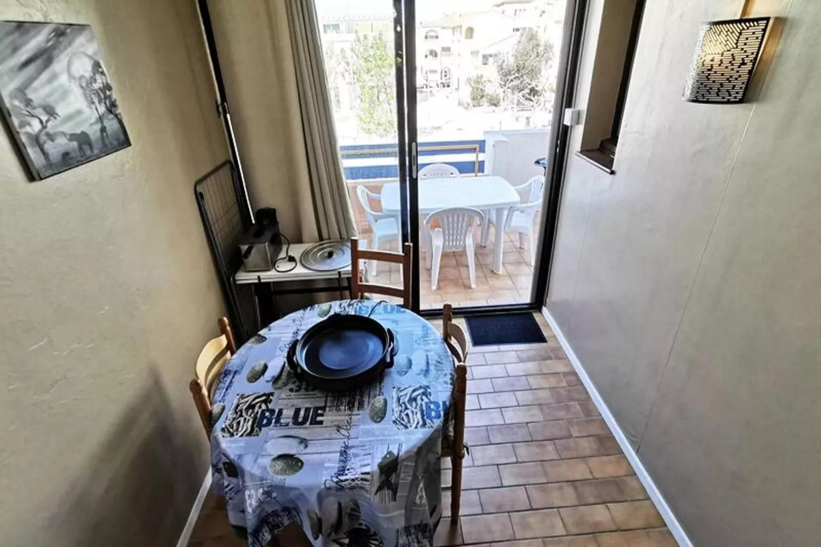 Résidence Les Arenes-Dining room