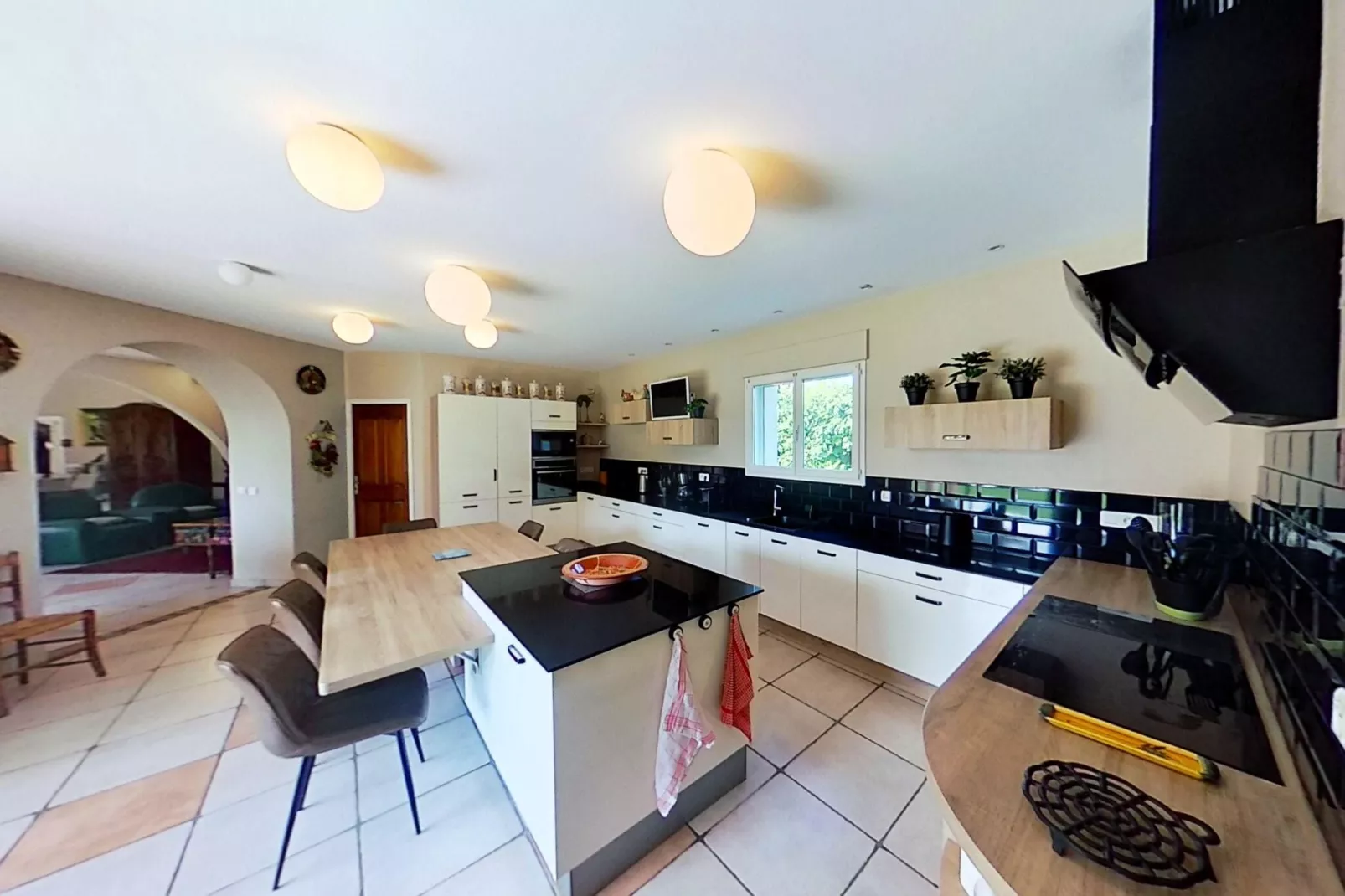 Villa - L'ISLE-SUR-LA-SORGUE-Kitchen
