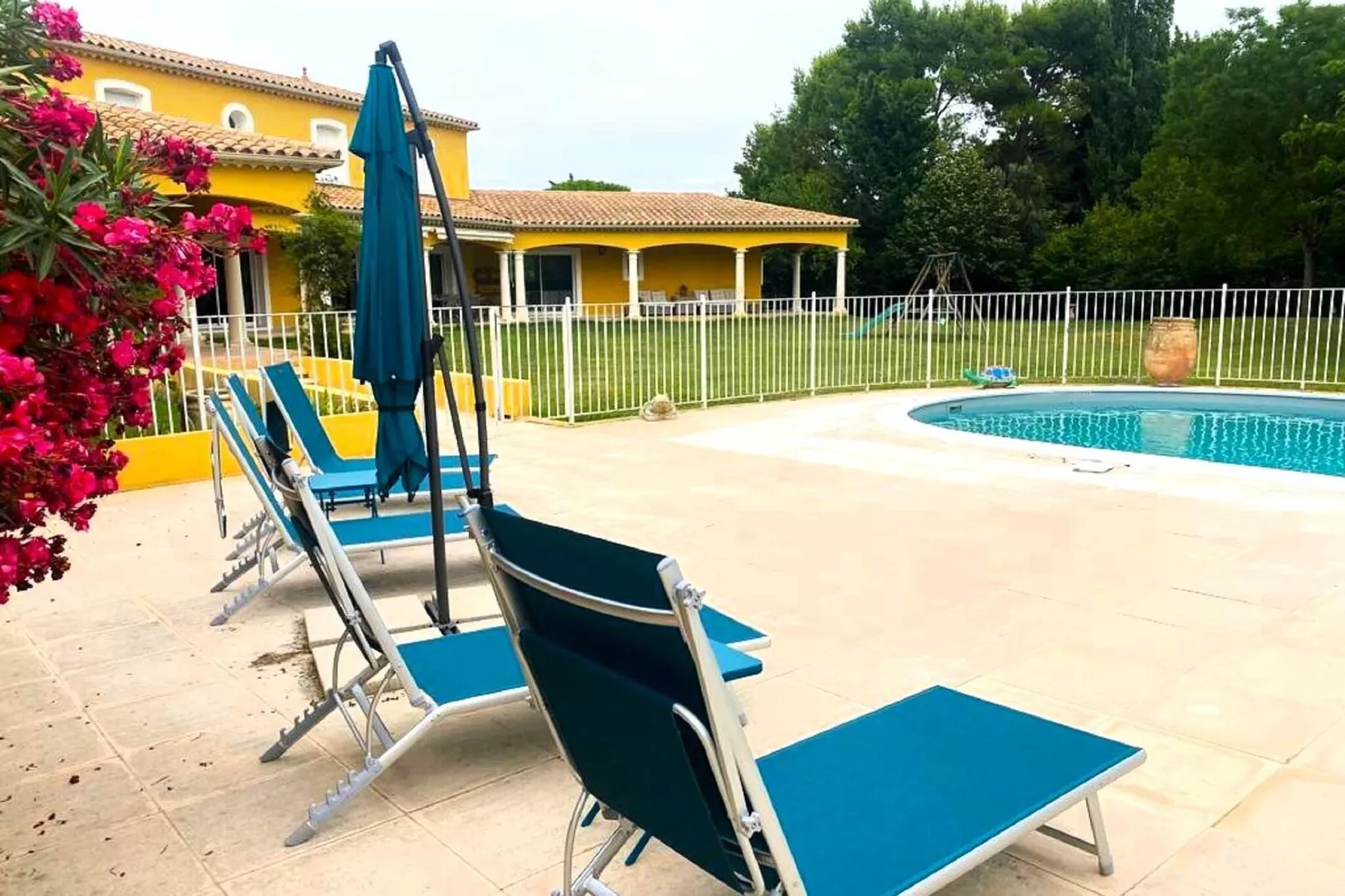 Villa - L'ISLE-SUR-LA-SORGUE-Pool