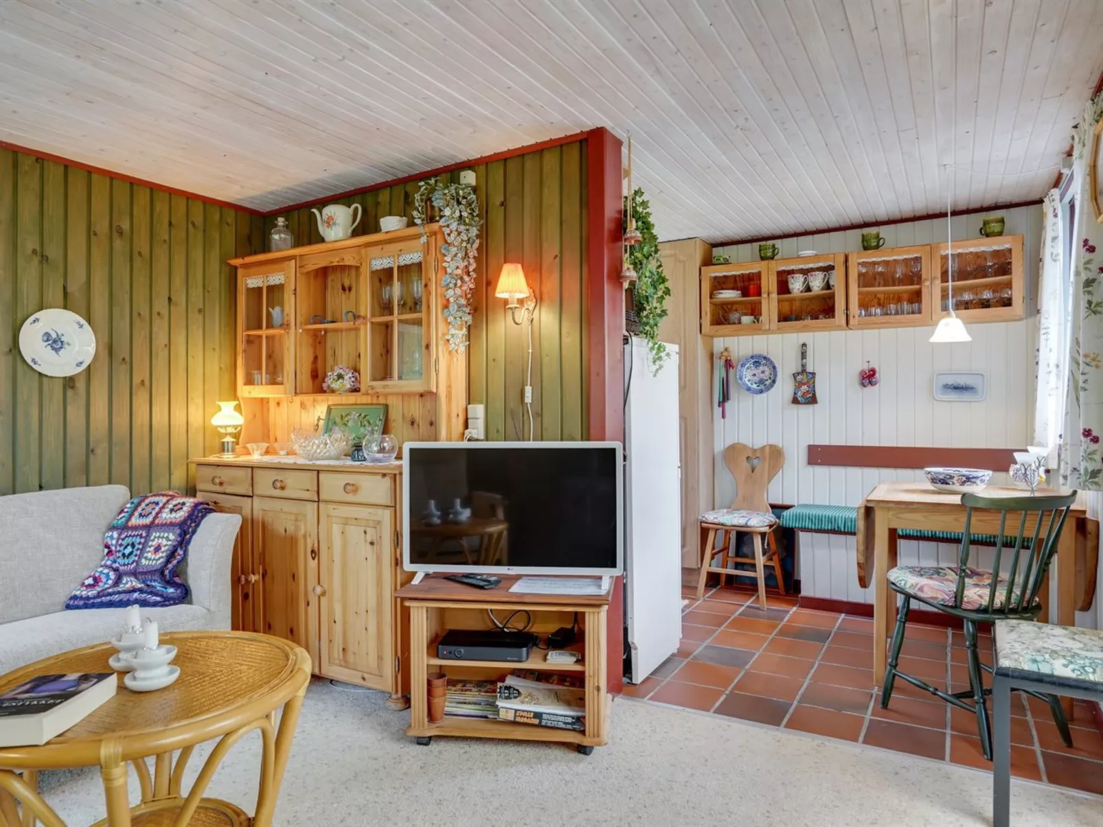 "Kaarina" - 550m from the sea-Inside