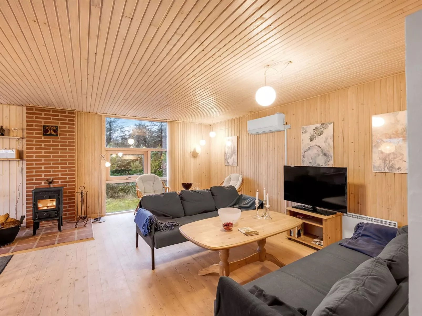 "Gidske" - 1.1km from the sea-Drinnen