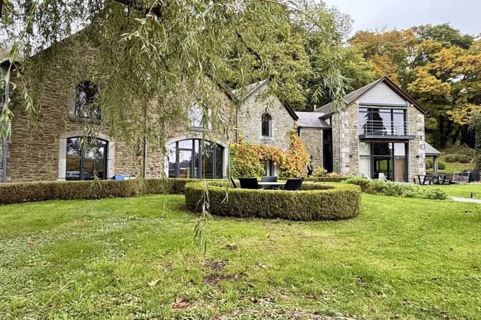 MANOIR-Außenbereich Sommer