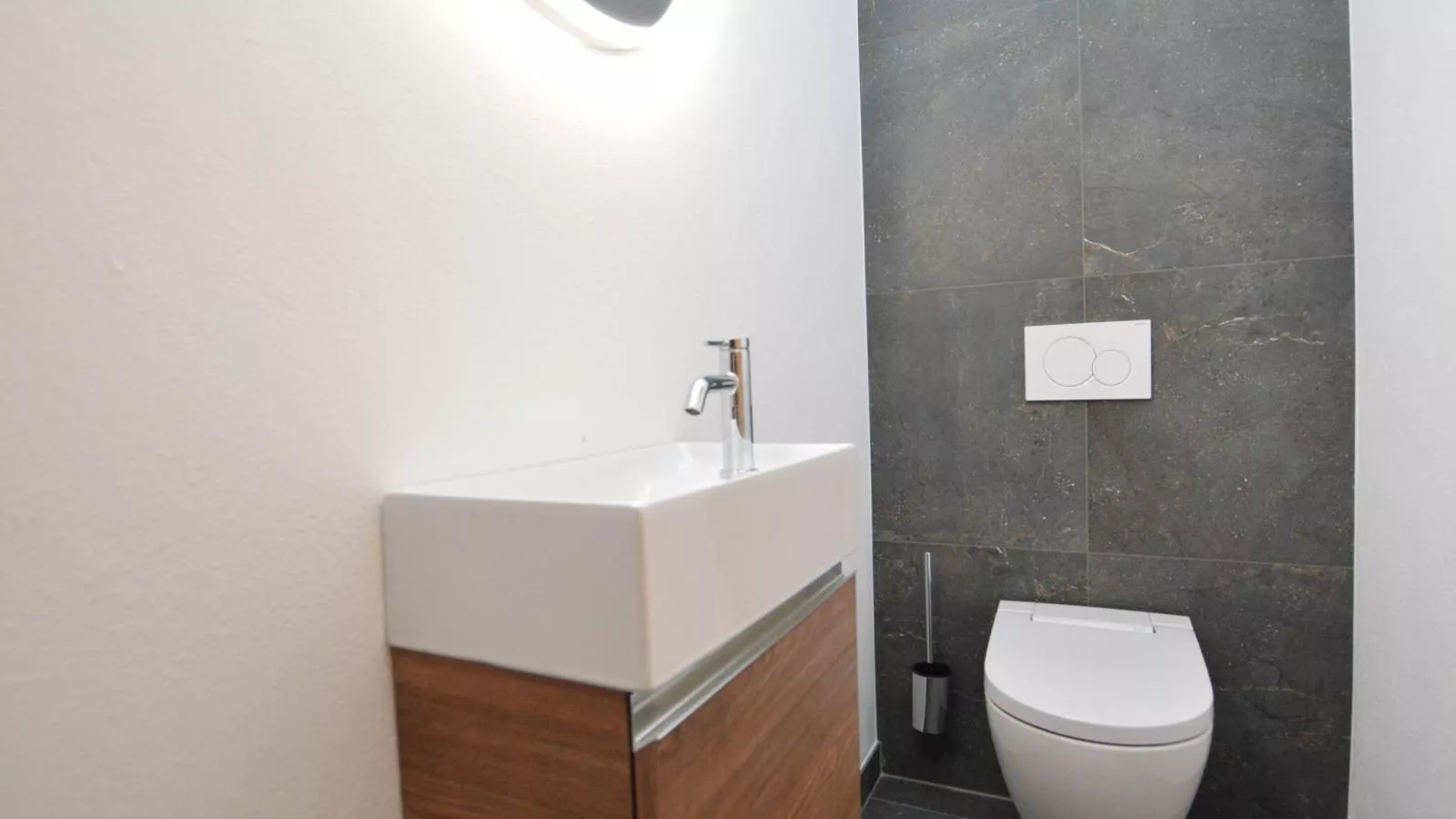 Bruggerheim-Bathroom