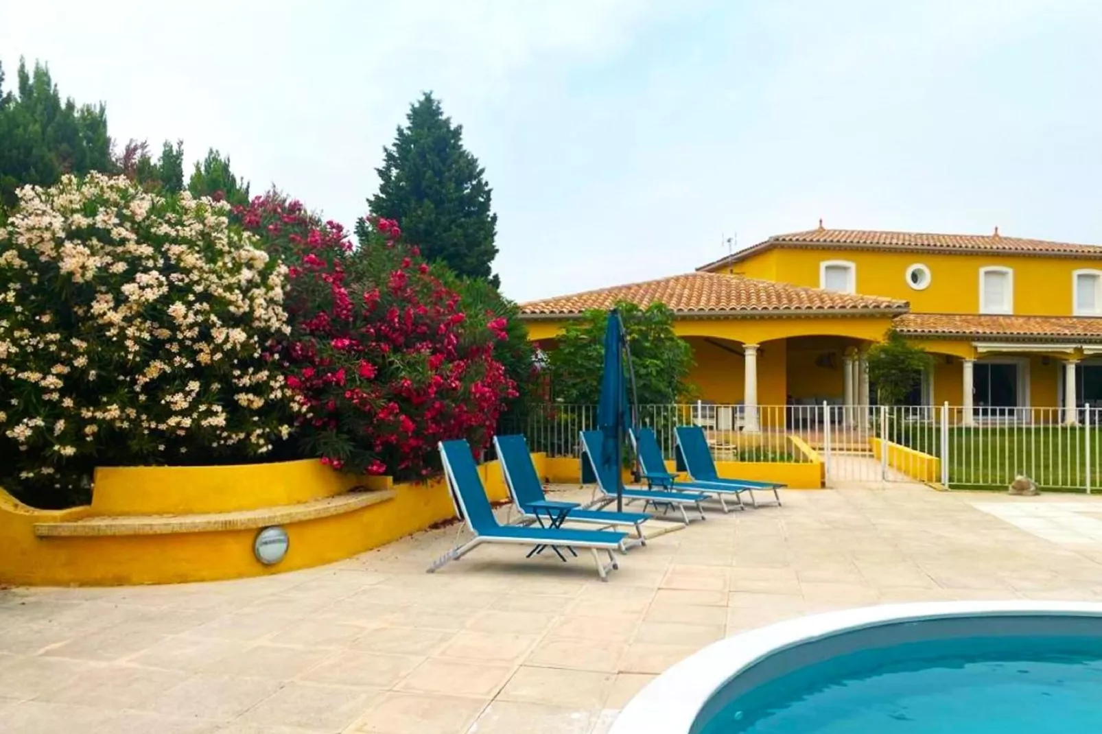 Villa - L'ISLE-SUR-LA-SORGUE-Exterior summer
