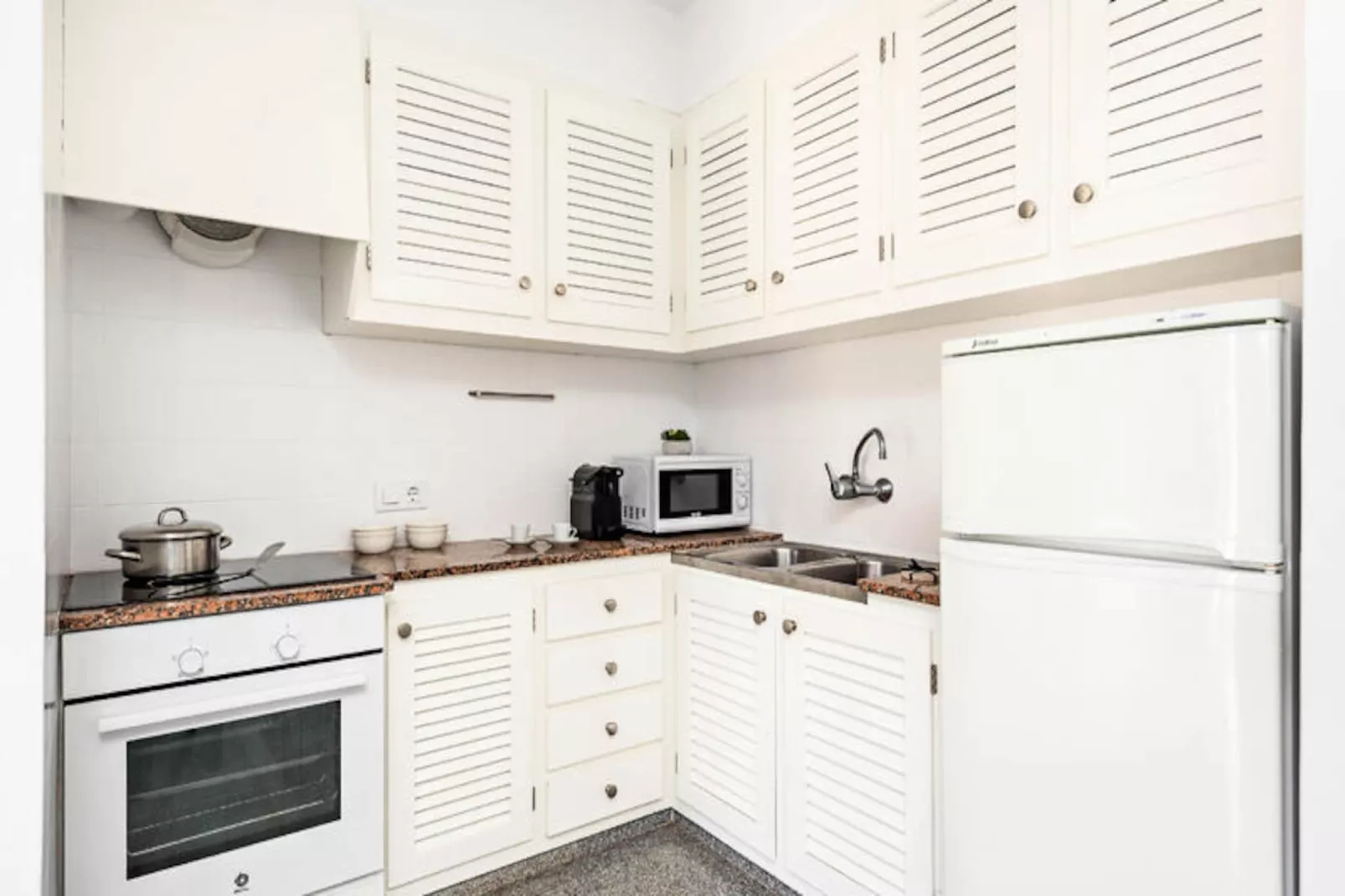 Appartements à Son Bou-Image-tags.