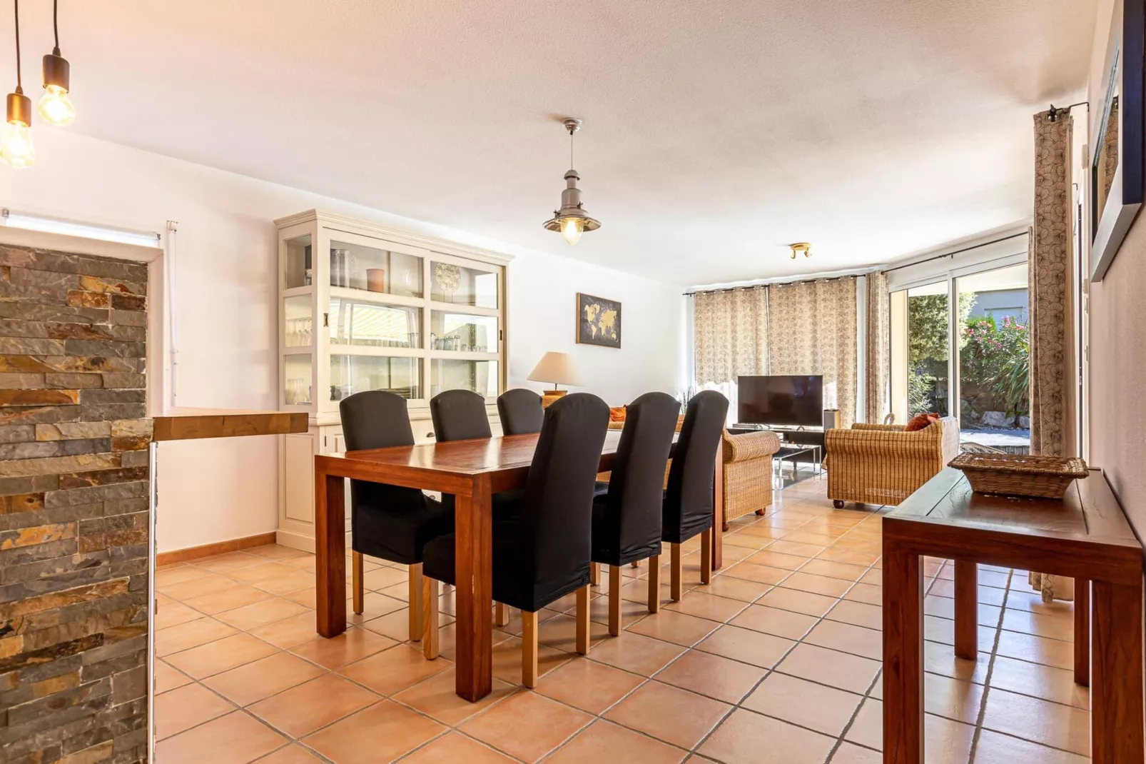 Sophora 6 with pool-Dining room