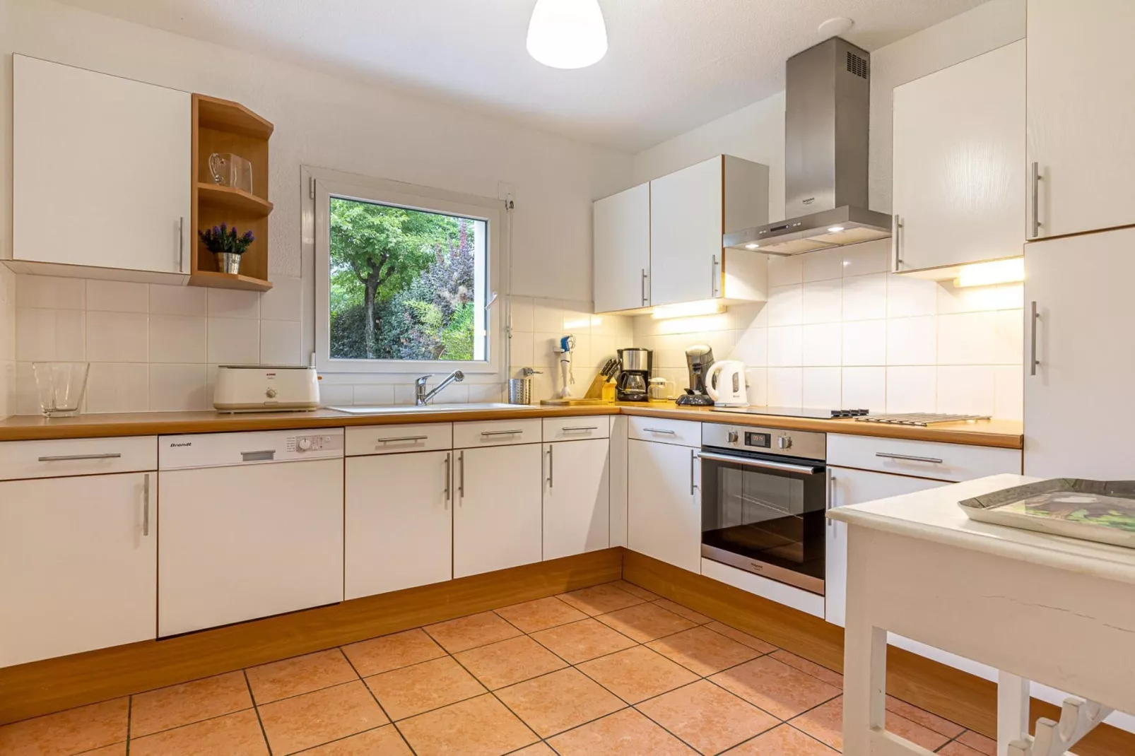 Sequoia 8 with pool-Kitchen