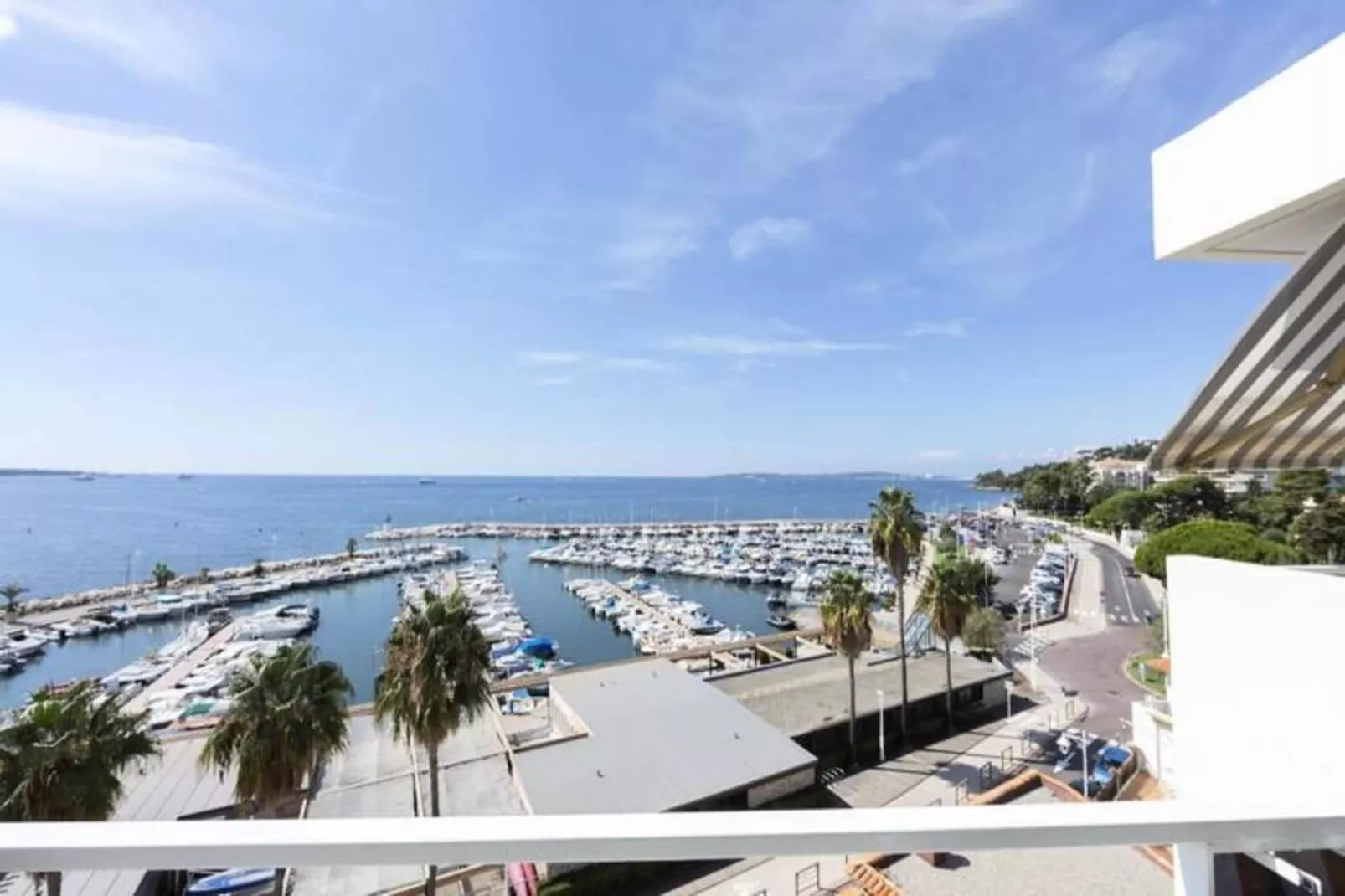 Résidence Appartement &eacute;quip&eacute; 70 M&sup2; Face &agrave; La Mer Dernier &eacute;tage Avec Magnifique Vue Me-Exterior in summer