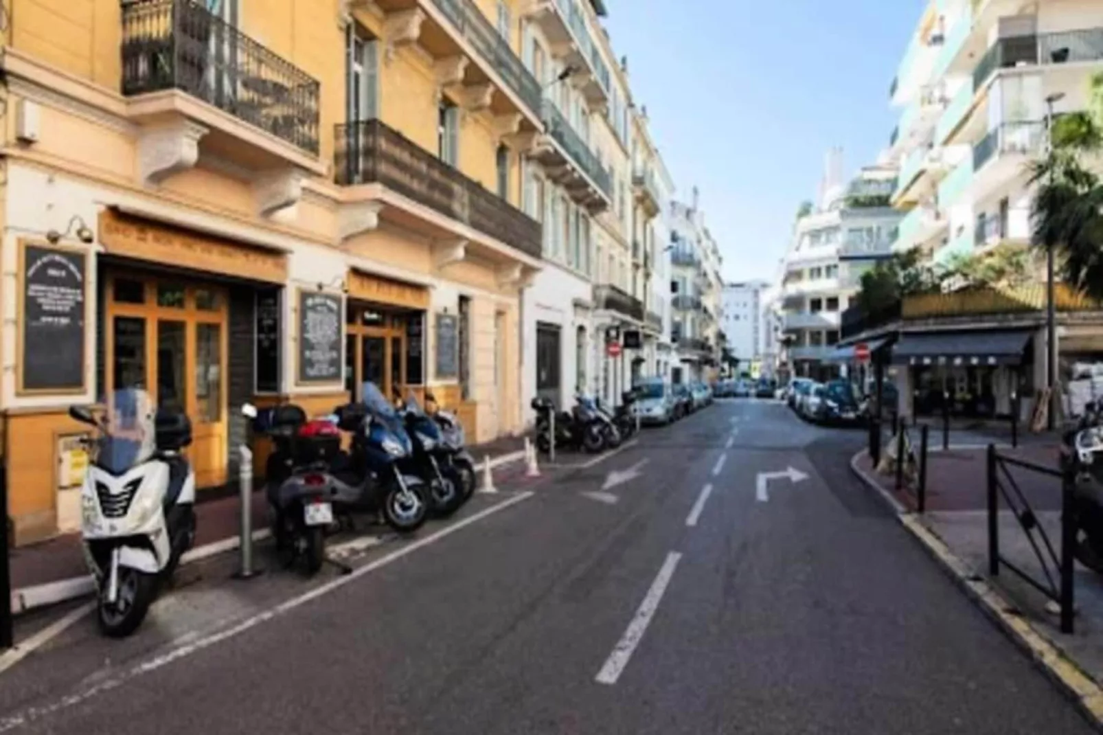 Résidence Appartement 39 M2 En Plein Centre Ville De Cannes, Climatis&eacute;-Extérieur été
