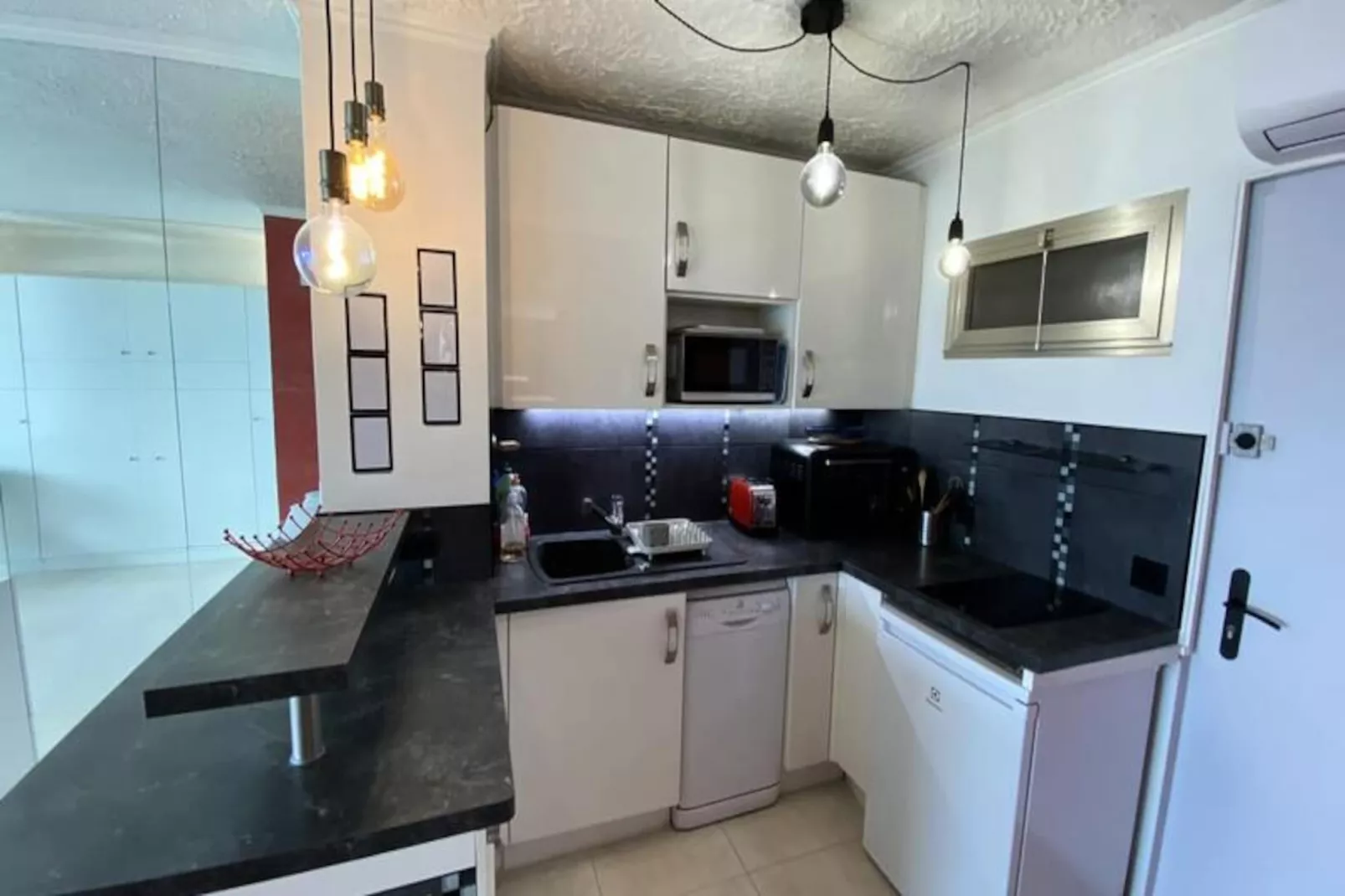 06bh - Beau Studio Face &agrave; La Mer-Image-tags.